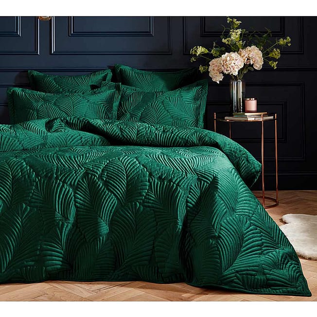 Utterly Splendid Quilted Velvet Bed Linen Set in Deep Emerald Green