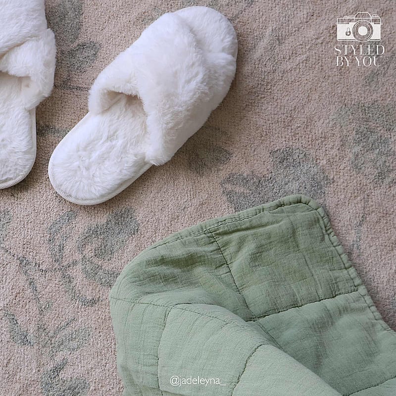 Tumbling Roses Rug | Floral Vintage Style Rug in a Green Floral Pattern