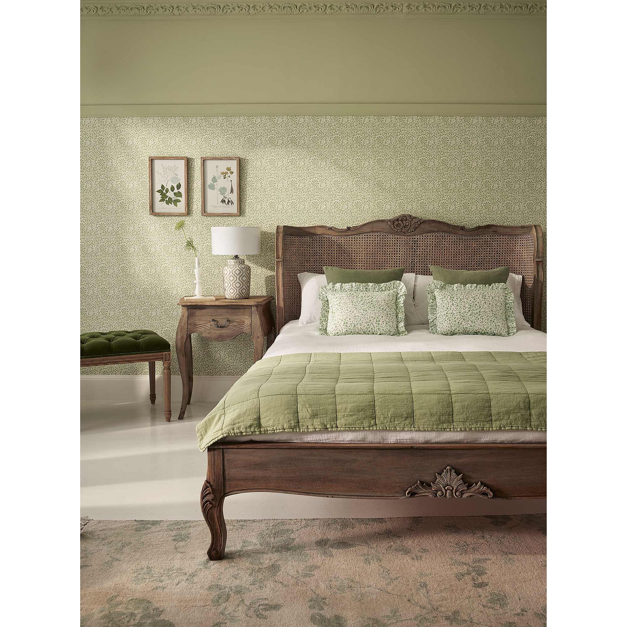 Tumbling Roses Rug | Floral Vintage Style Rug in a Green Floral Pattern