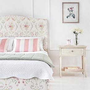 Styling with Floral Patterns to Transform Your Home