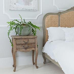 Choosing the Perfect Wooden Bedside Table