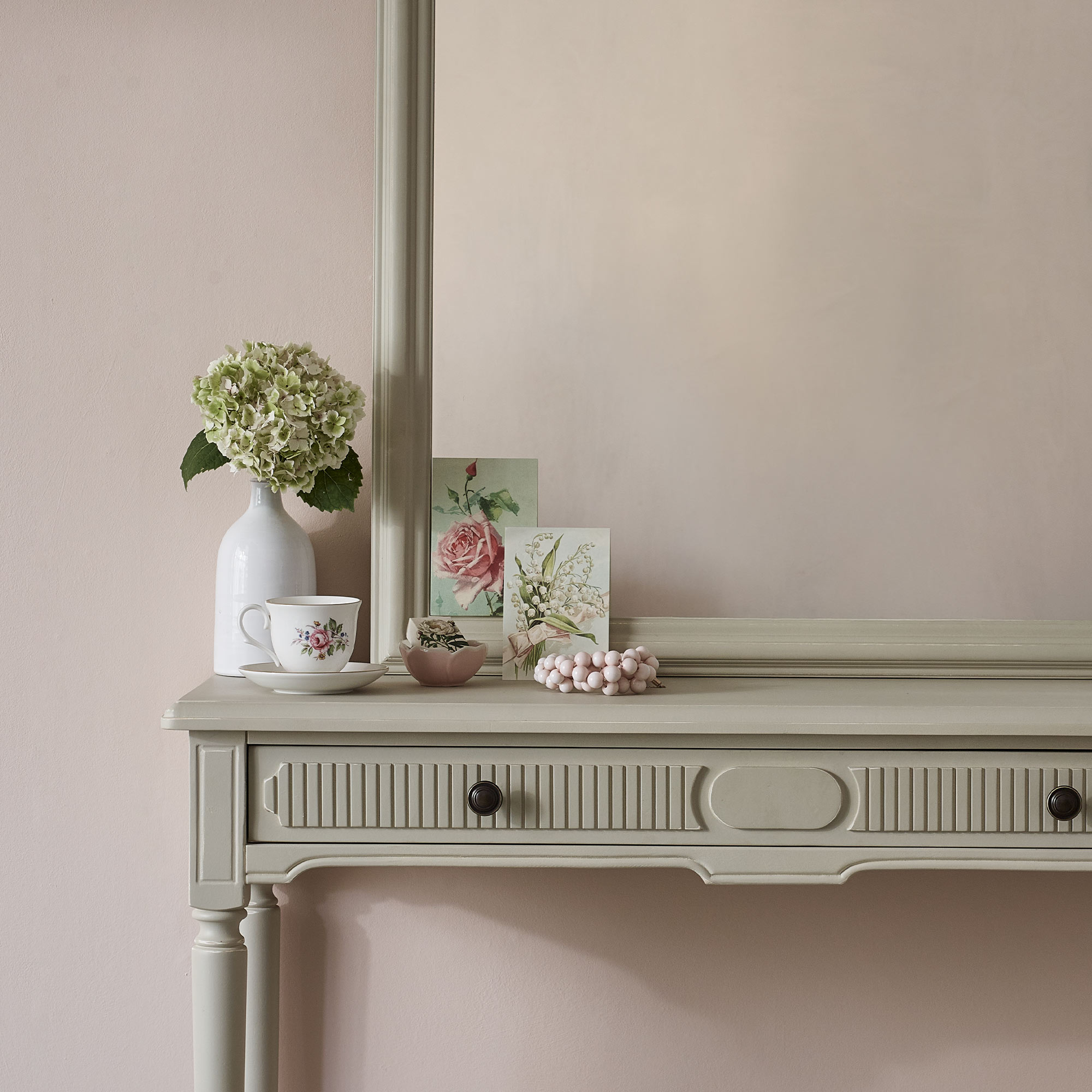 Hand Carved Arched Wooden Wall Mirror in Oatmeal