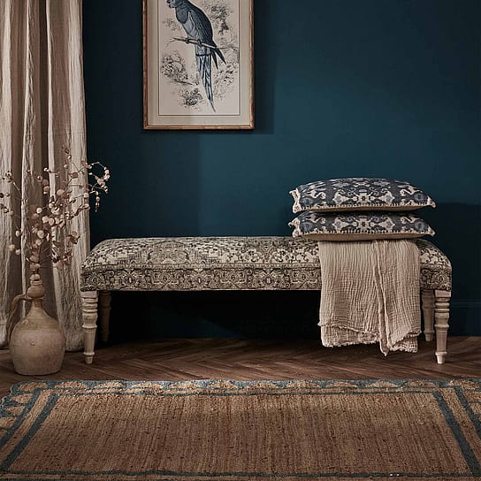 Rug with Blue Scallop Edge Detail Rug with Blue Scallop Edge Detail