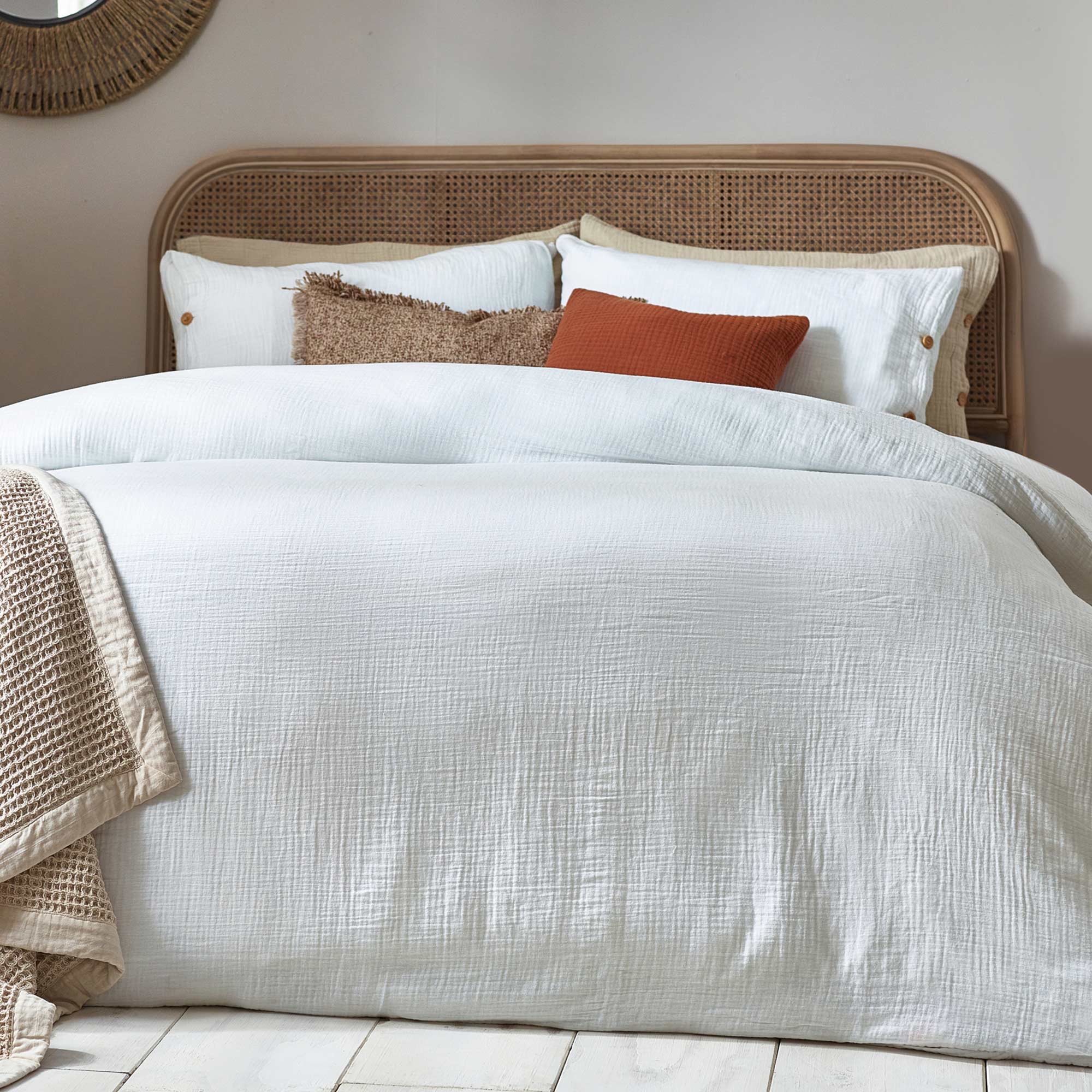 Bed Linen Set in White