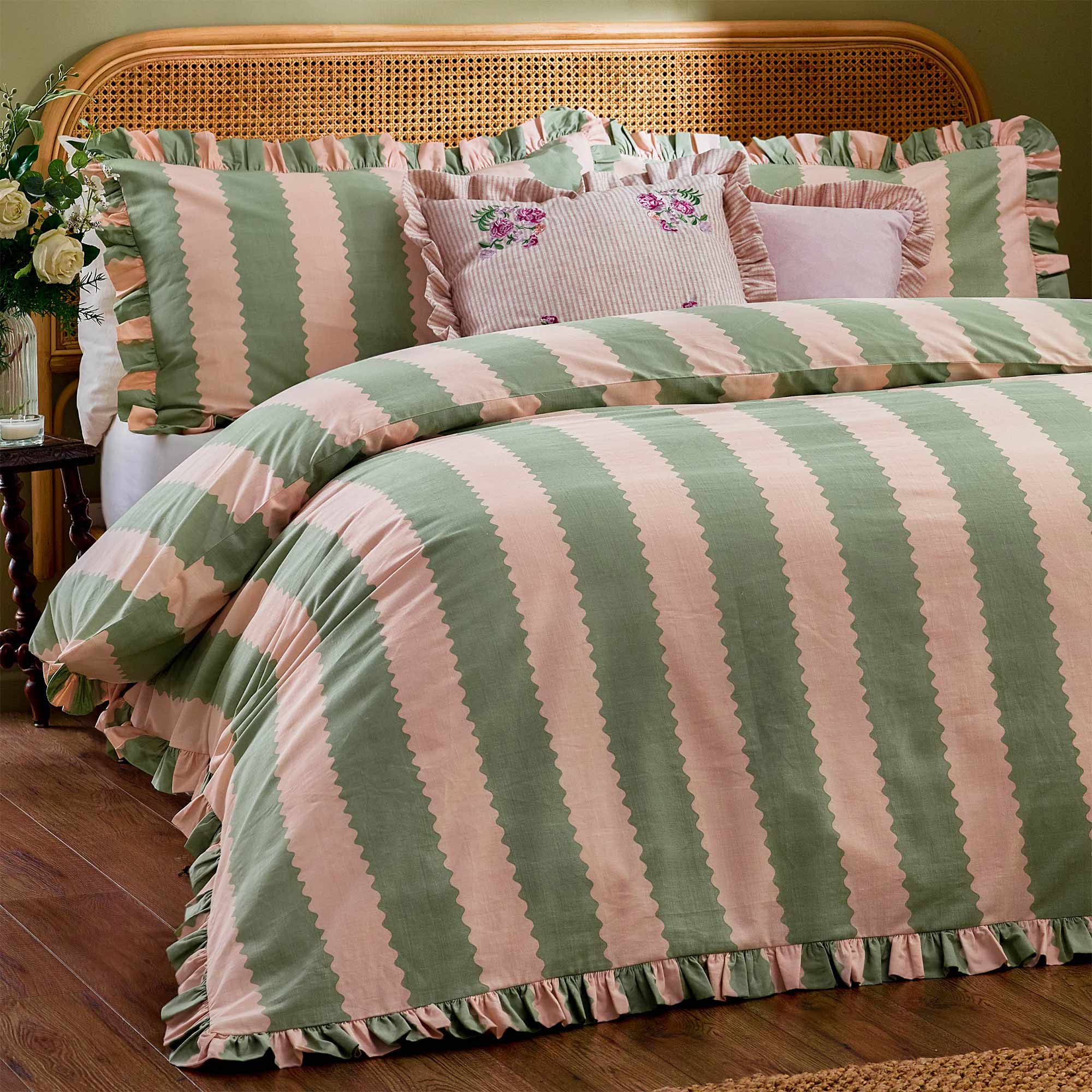 Wiggle Striped Pink and Green Bed Set with Ruffle Trim