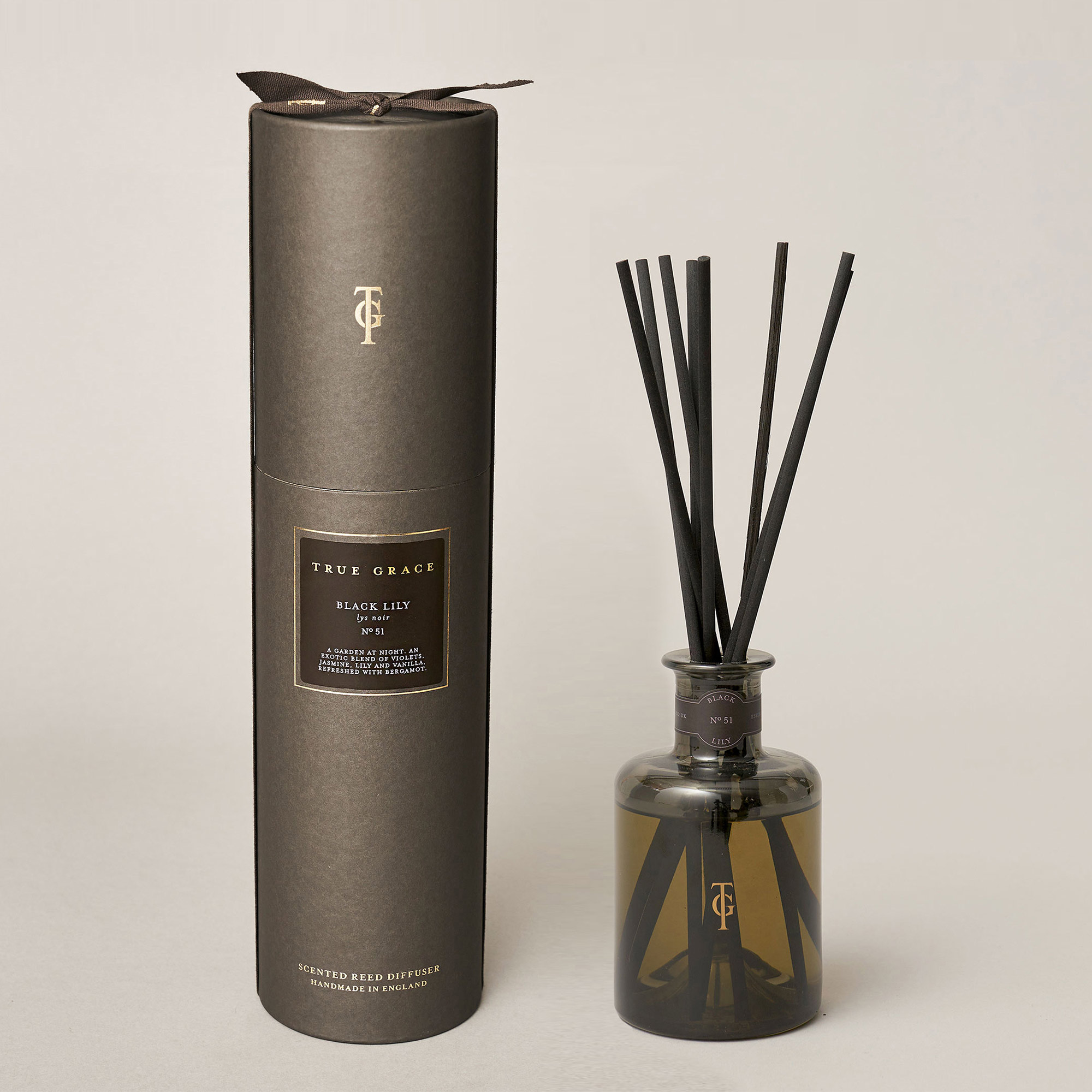 black reed diffuser