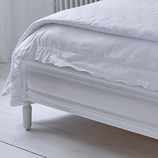 Boudoir Blanc White Cotton Bed Details Boudoir Blanc White Cotton Bed Details