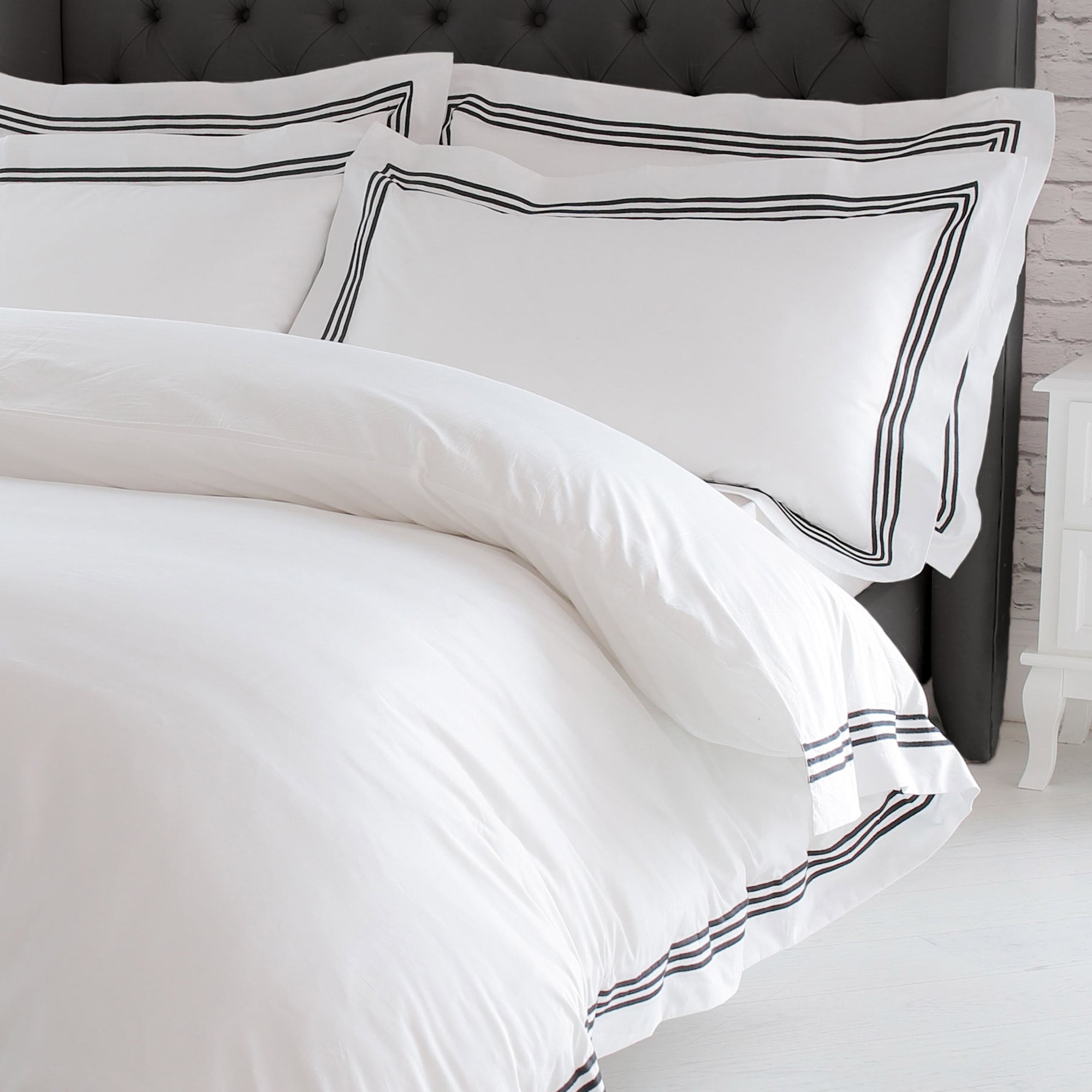  White Bed Linen with Black Trim