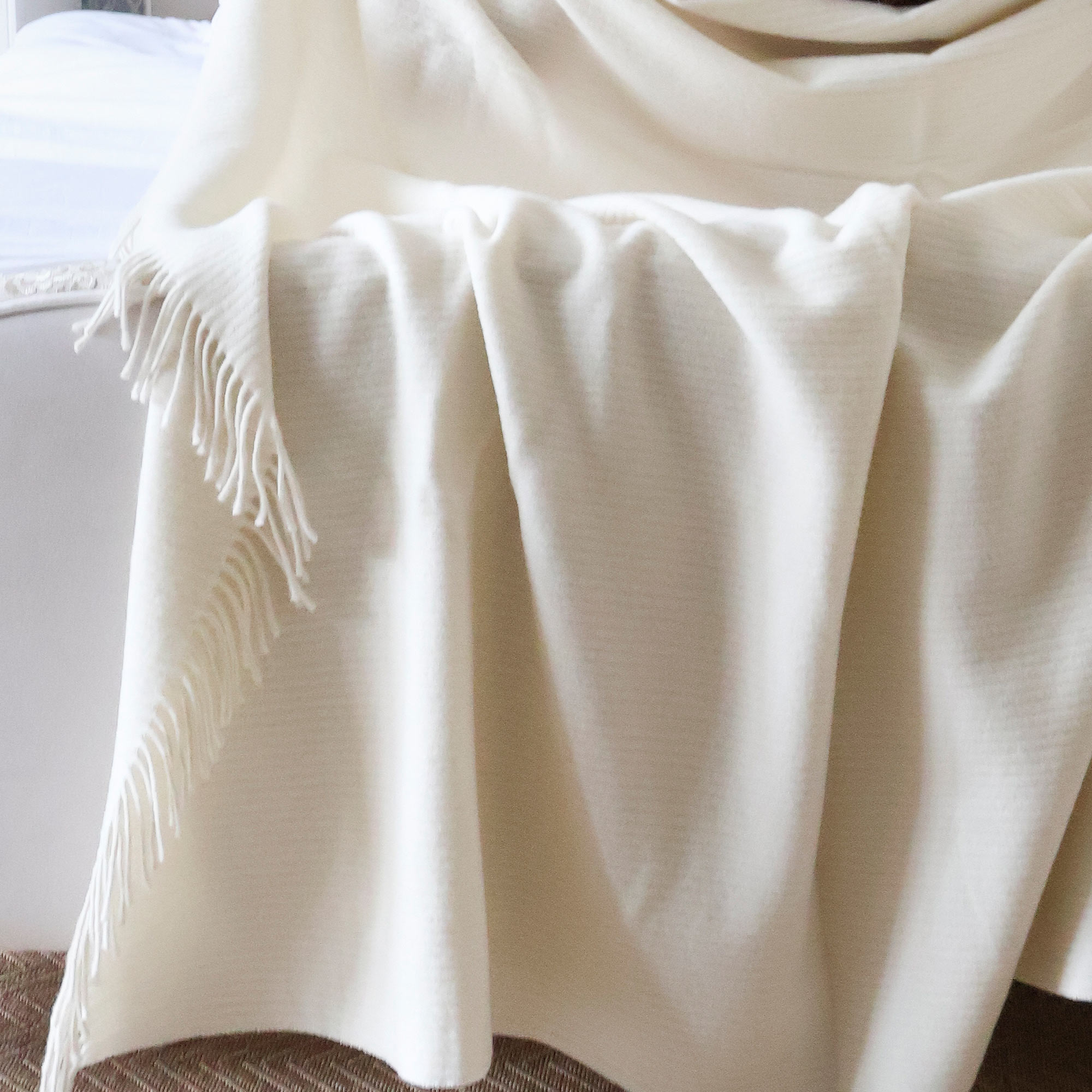 Cashmere Throw in Pearl