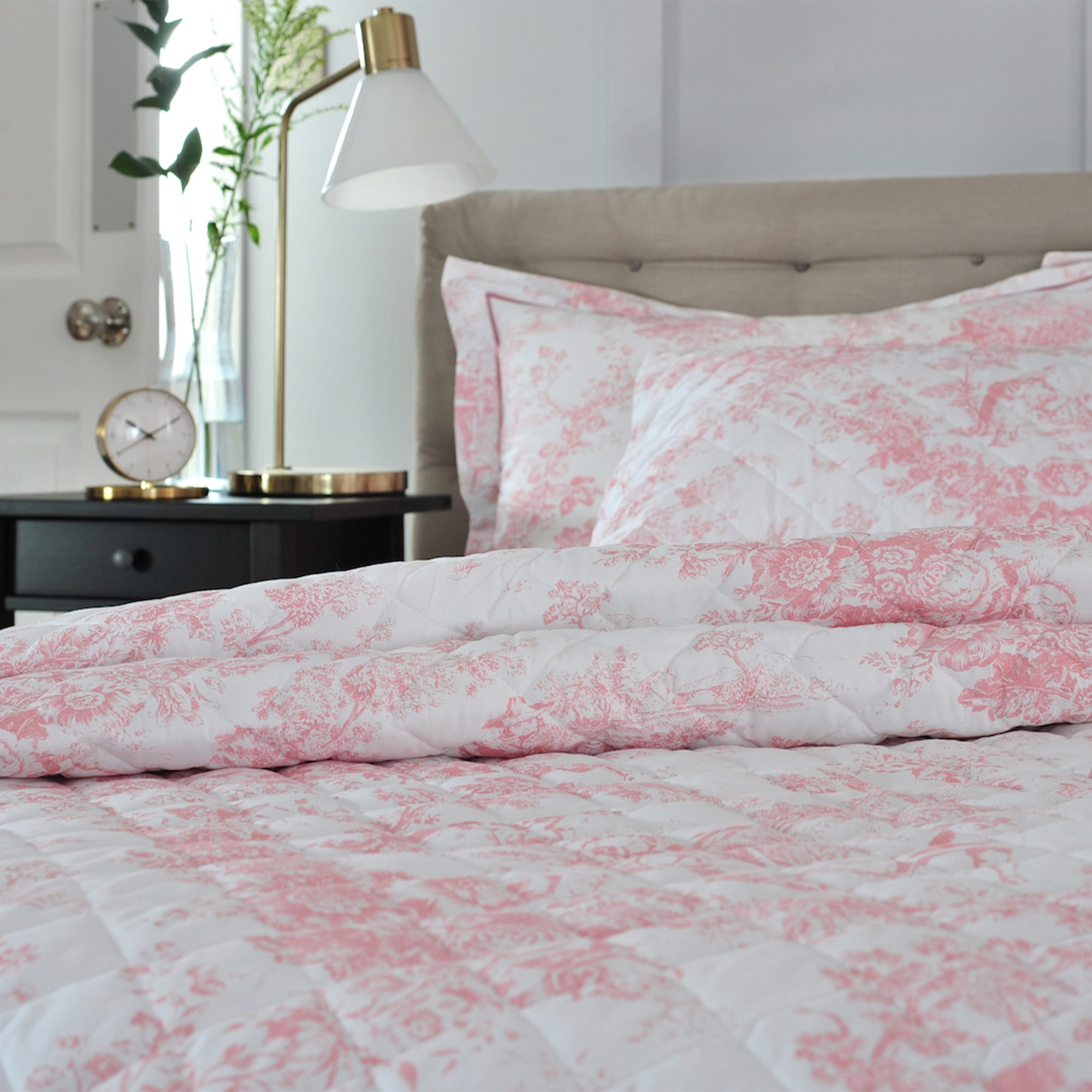 Country Toile Pink Bedspread