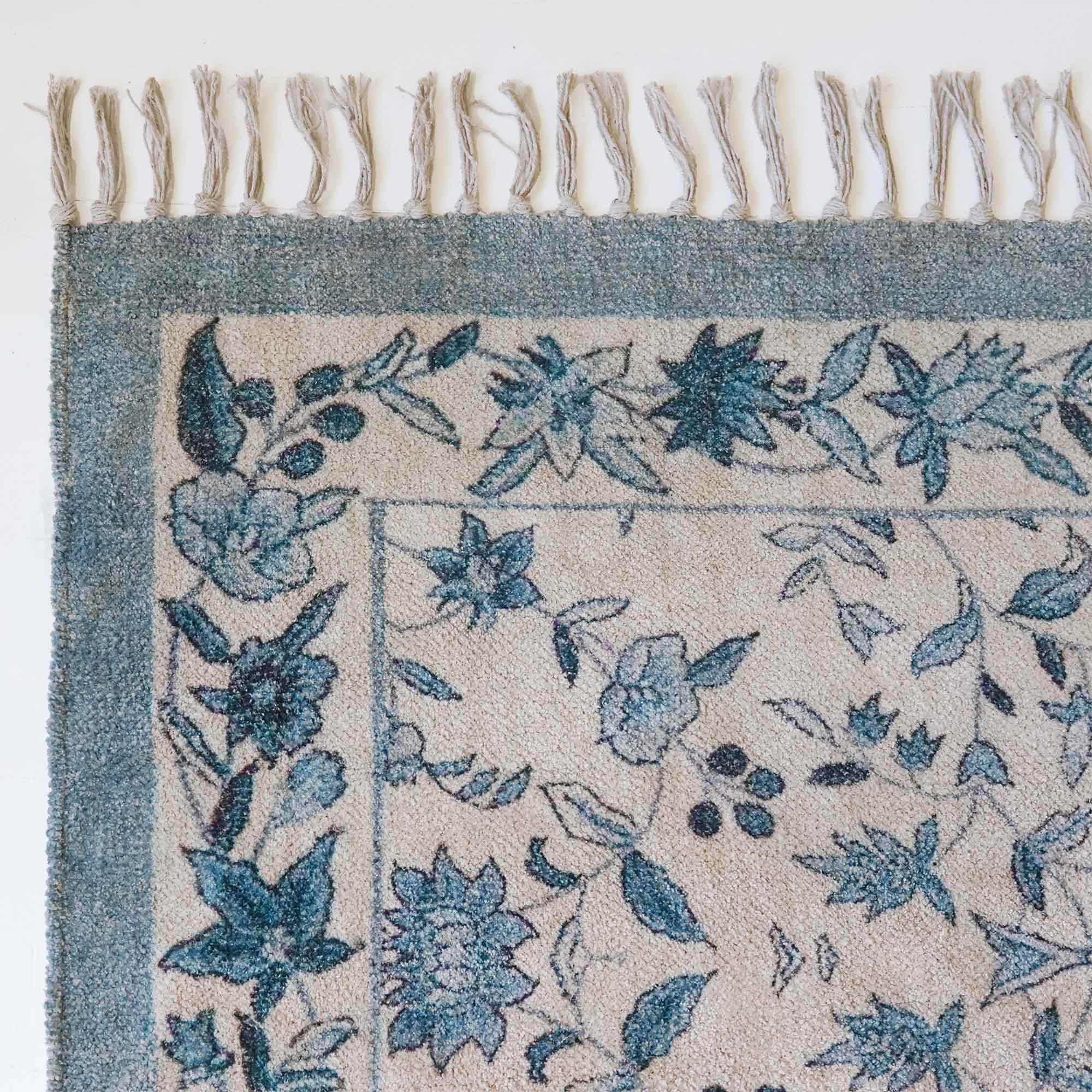 Rug with Blue Floral Chinoiserie Pattern