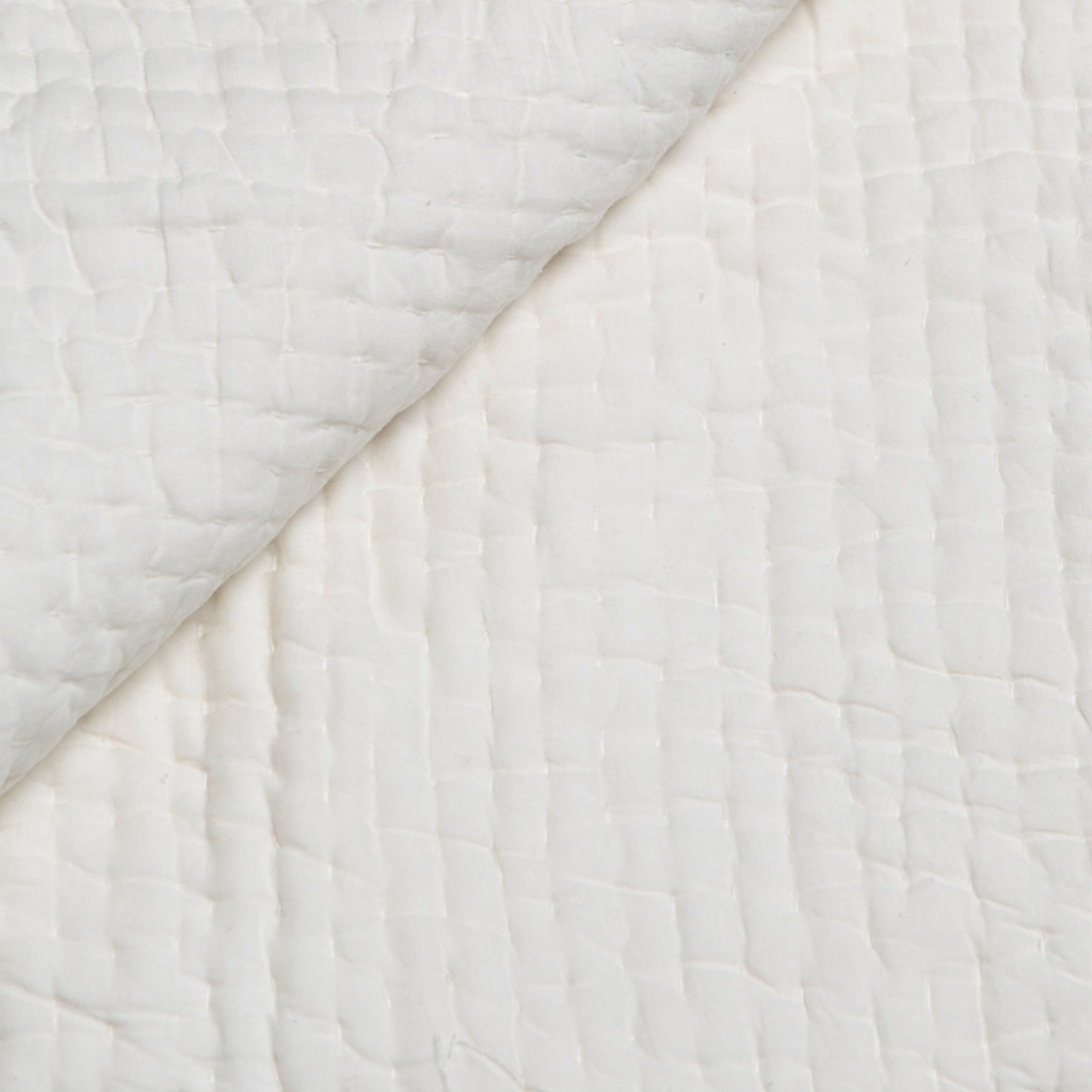 Dreamy Cotton Bedspread in Ivory 