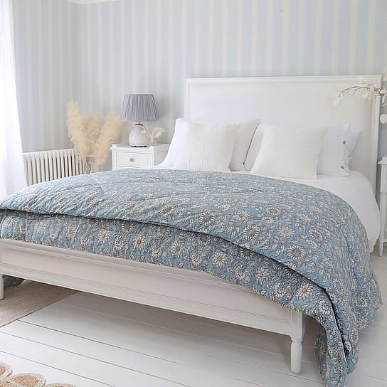 Quilted Bedspread with Delicate Floral Block Print in Blue Quilted Bedspread with Delicate Floral Block Print in Blue