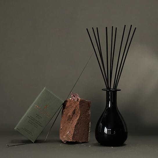 Black Diffuser with Green Packaging Black Diffuser with Green Packaging