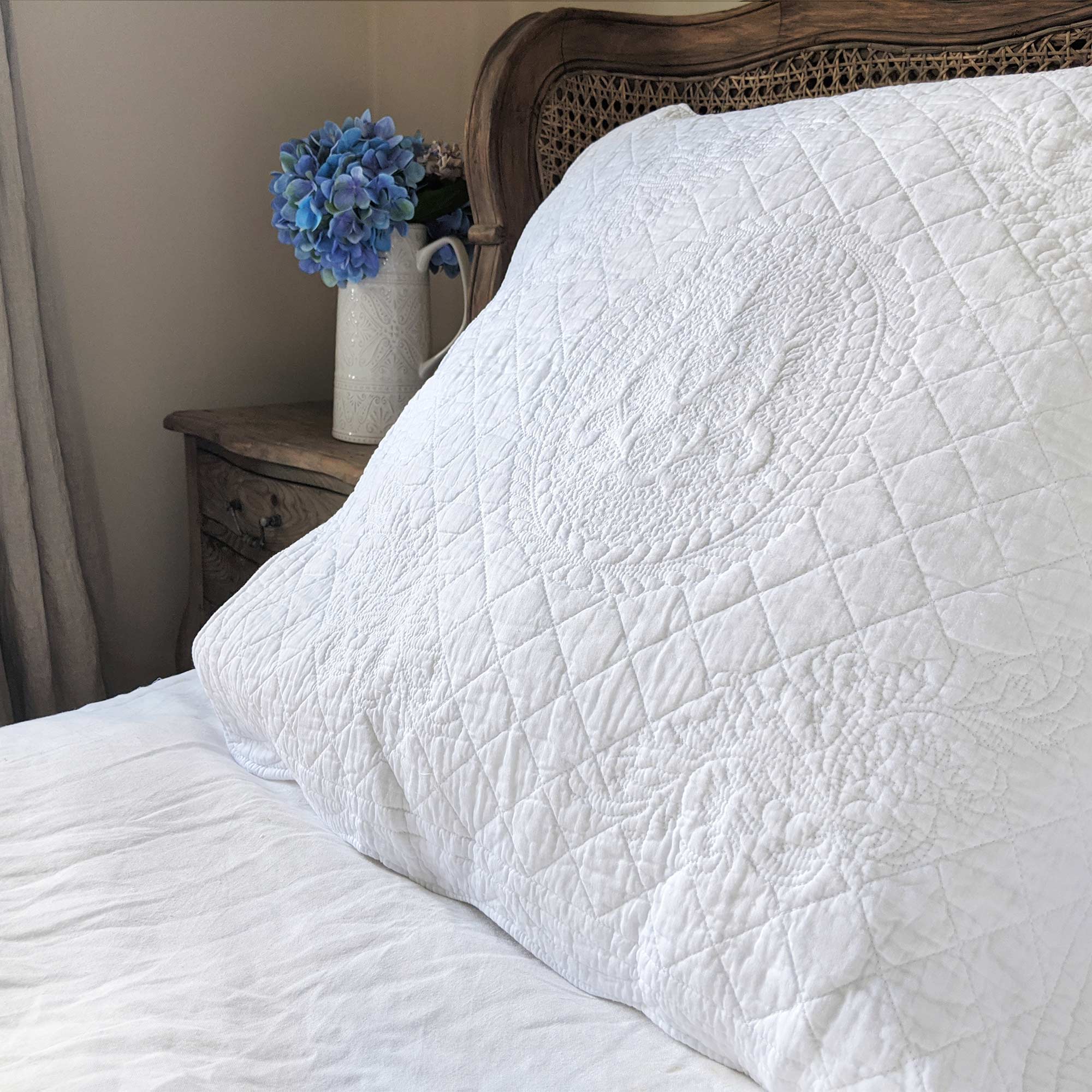 French White Cotton Quilted Bedspread & Pillow Sham Set