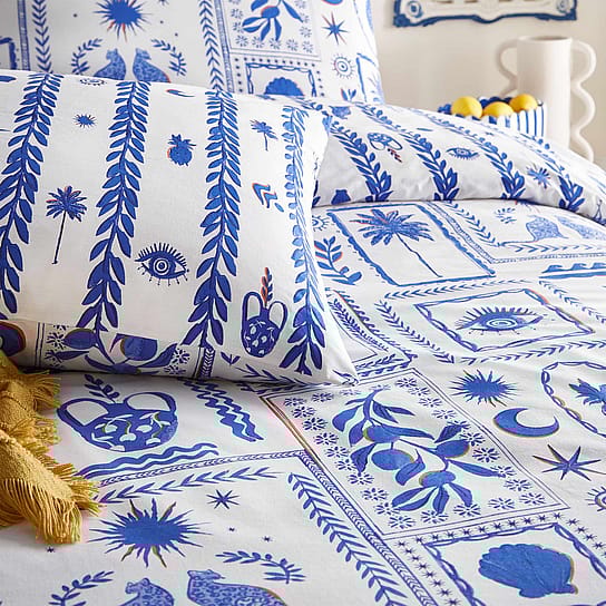 Abstract Bed Linen Set in Blue and White Abstract Bed Linen Set in Blue and White