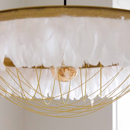 White Feather Pendant Light with Brass Gold Chains and Frame Trimmed with Gold Lurex White Feather Pendant Light with Brass Gold Chains and Frame Trimmed with Gold Lurex