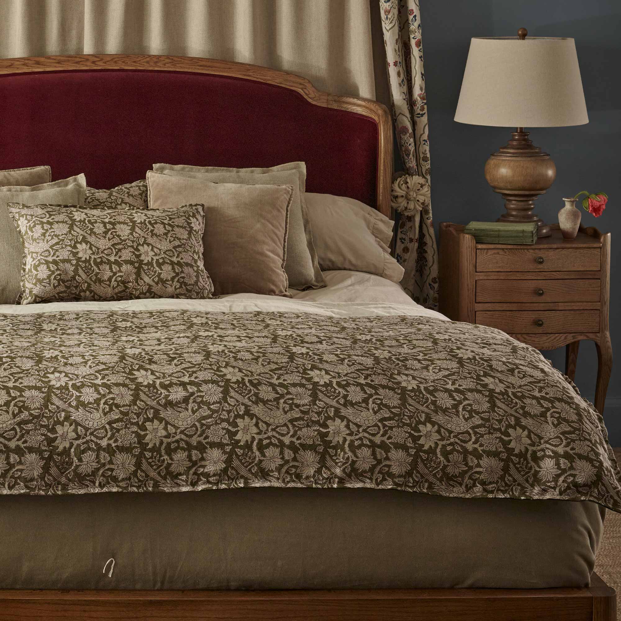 Sonsie Linen Runner in Forest Green