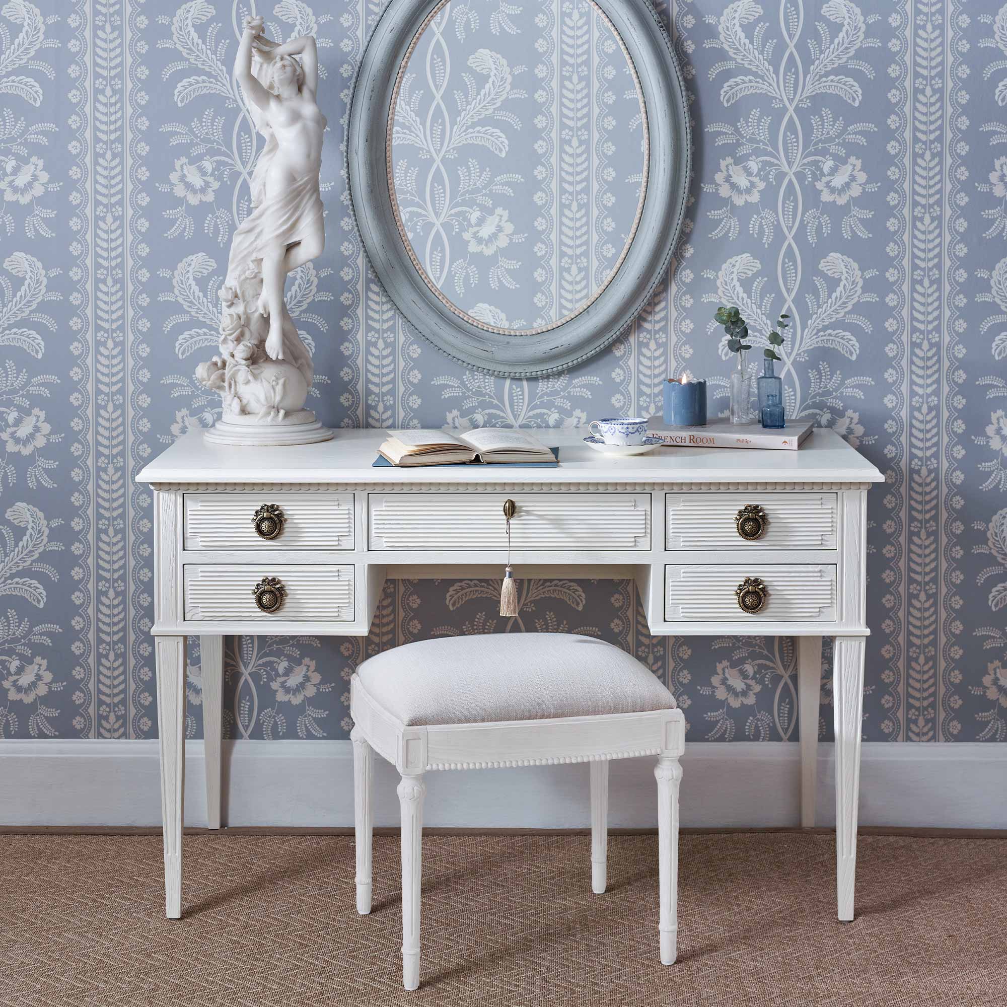 Gustavian White Dressing Stool