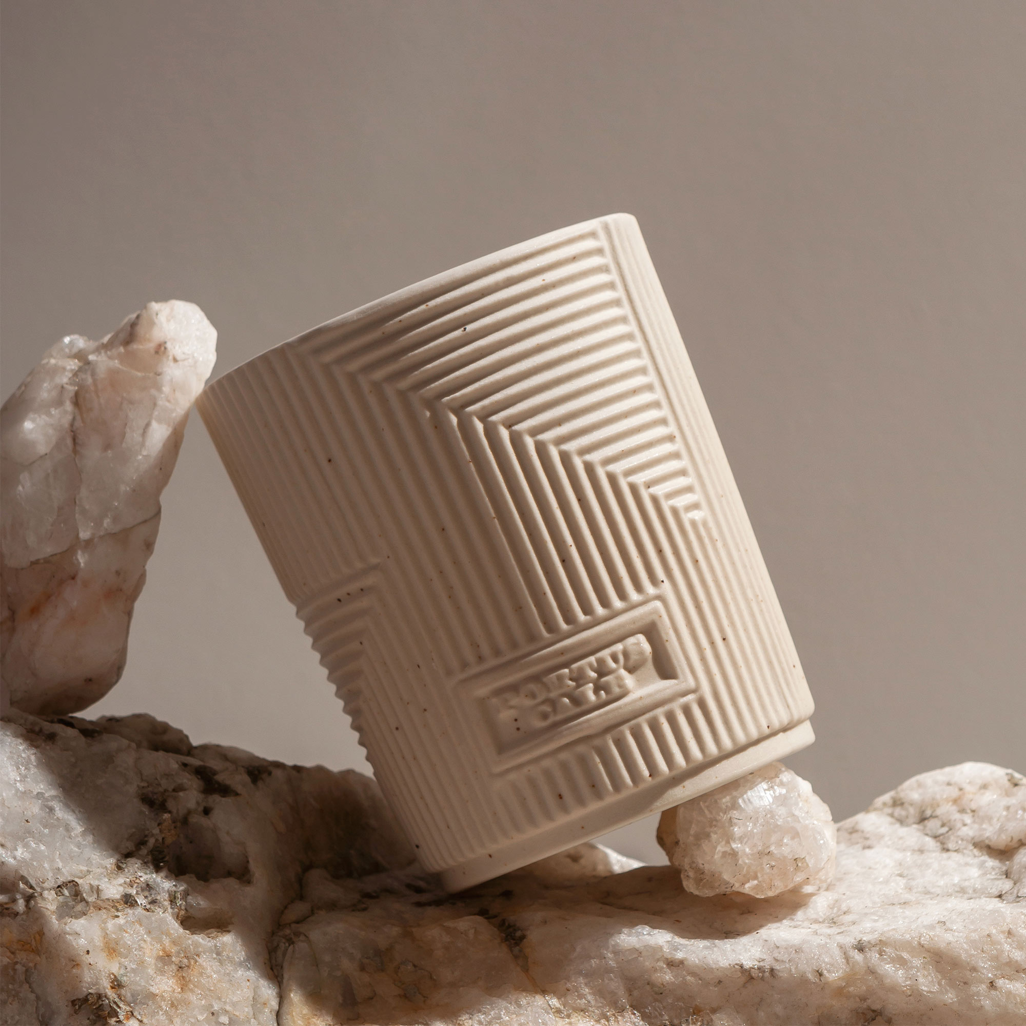 Handmade Ceramic Candle in Sandalwood and Cashmere with Notes of Apricot and Vanilla