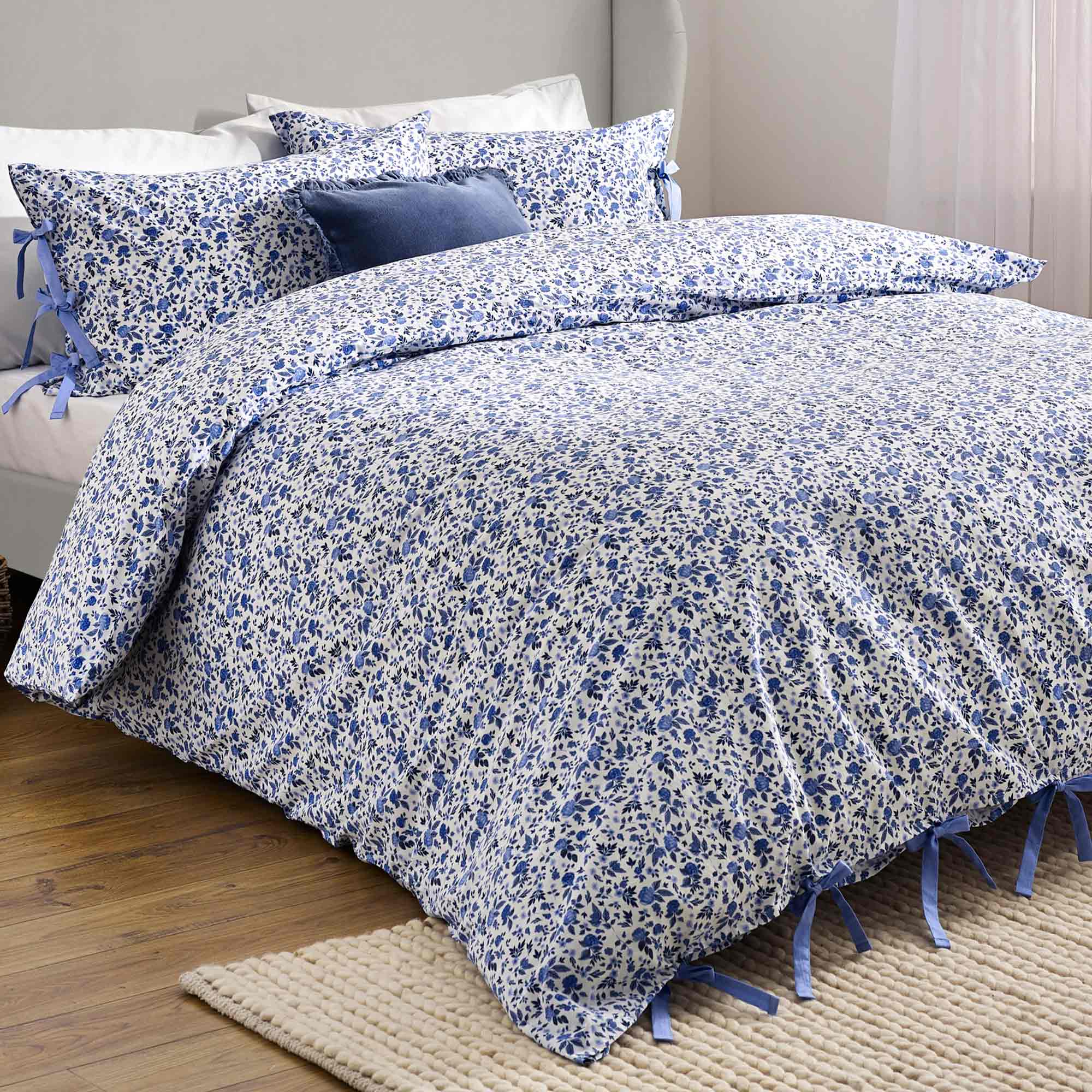Hannah Rose Bed Linen Set in Blue