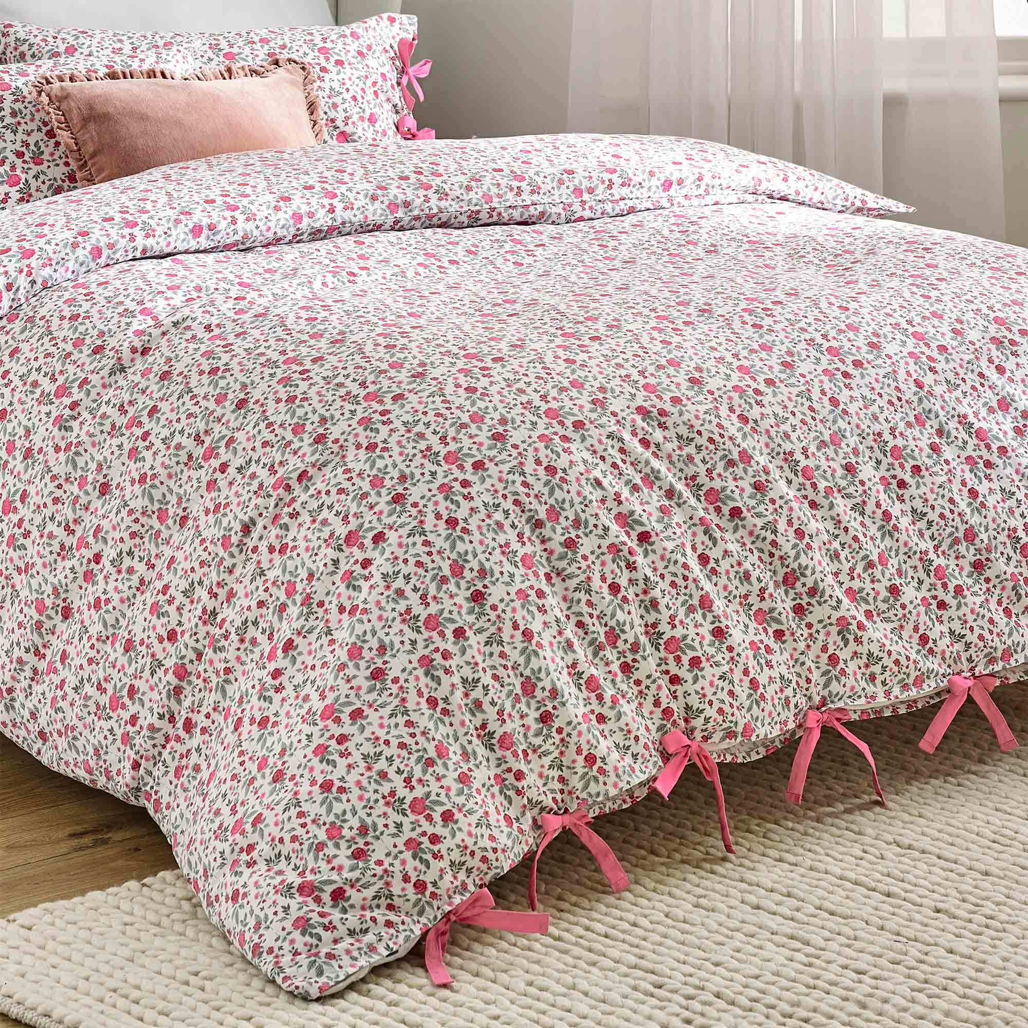 Hannah Wild Rose Bed Linen Set in Pink