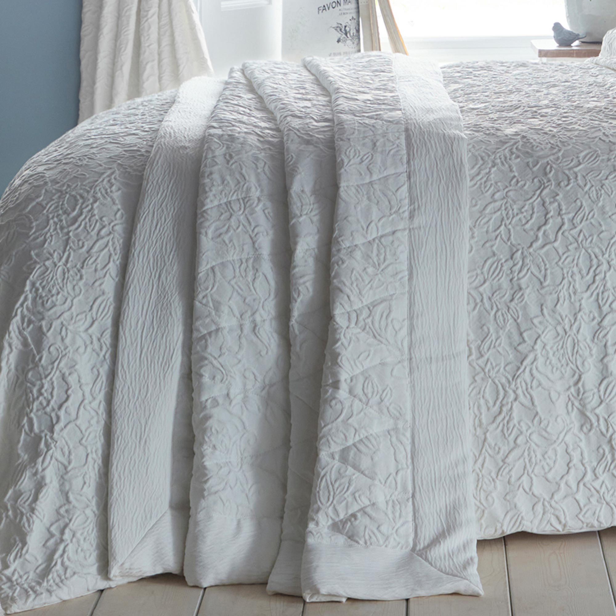 Joyous Jacquard White Bedspread