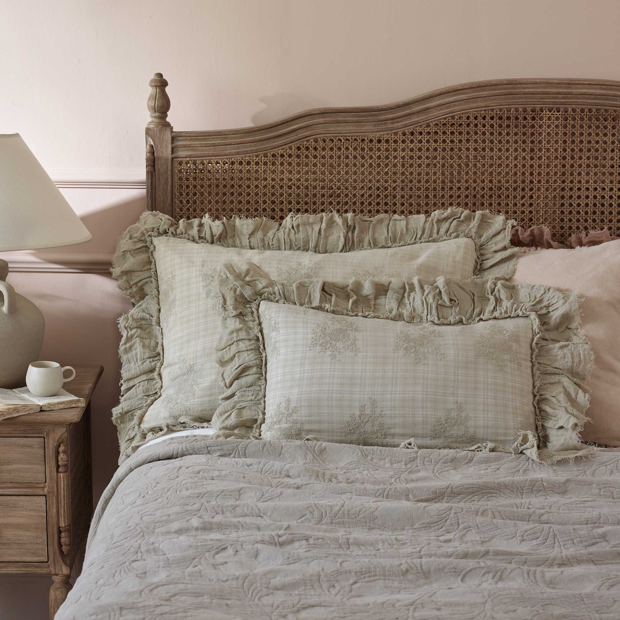 La Belle Époque Nude Cushion Cover