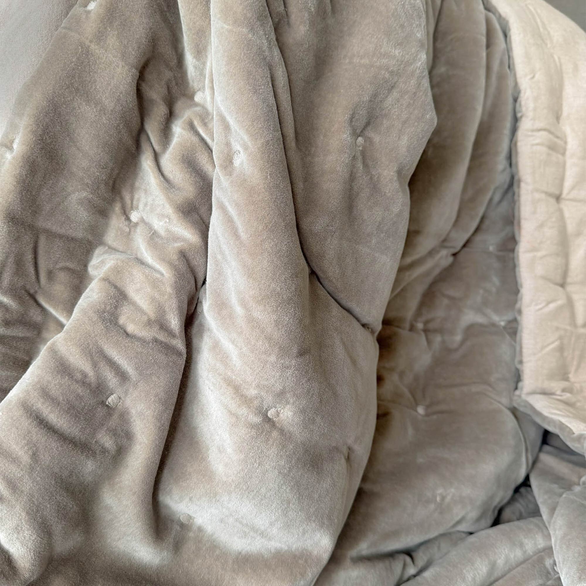Lay Me Down Quilted Bedspread in Taupe