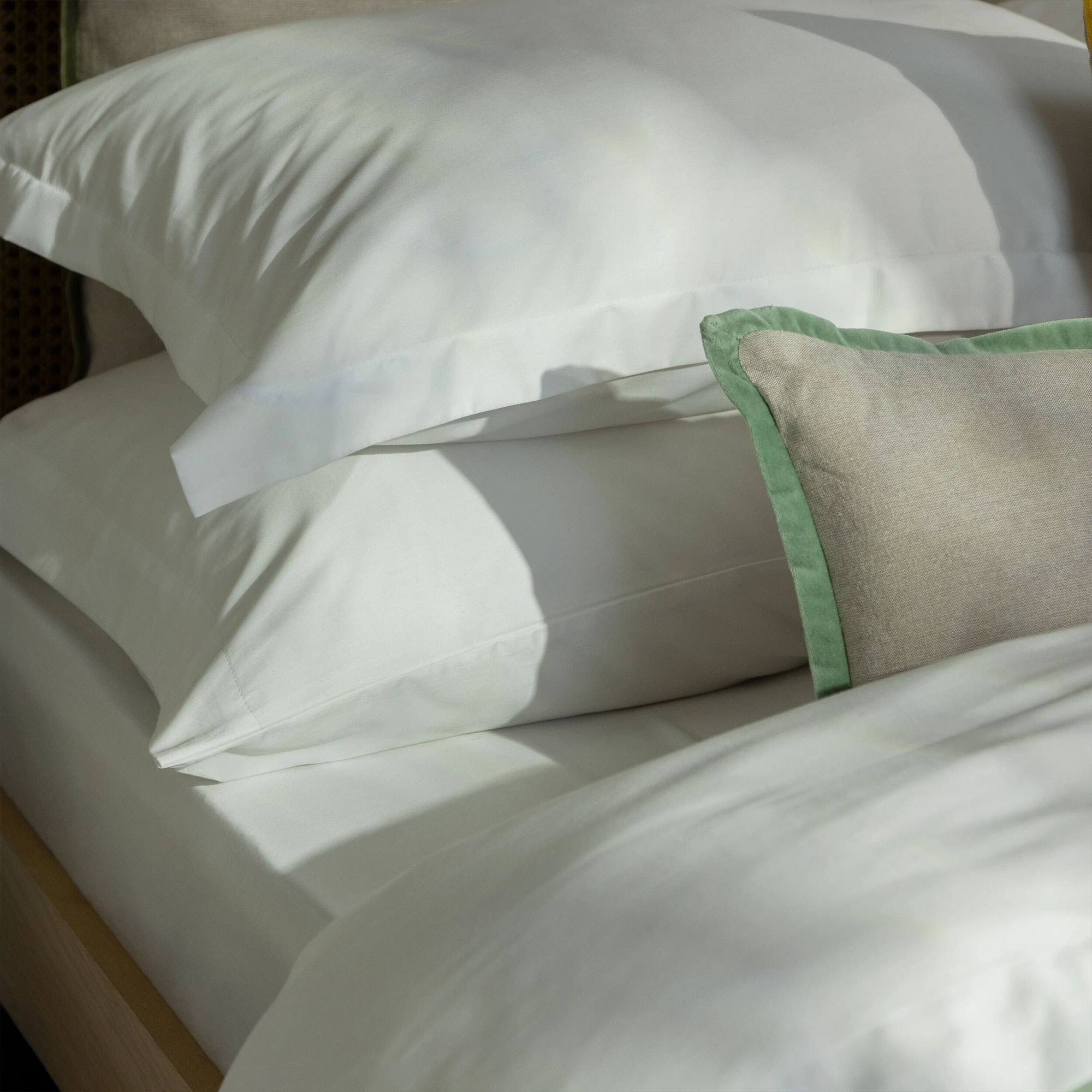 The Sleep 400 Sateen White Bed Linen Set