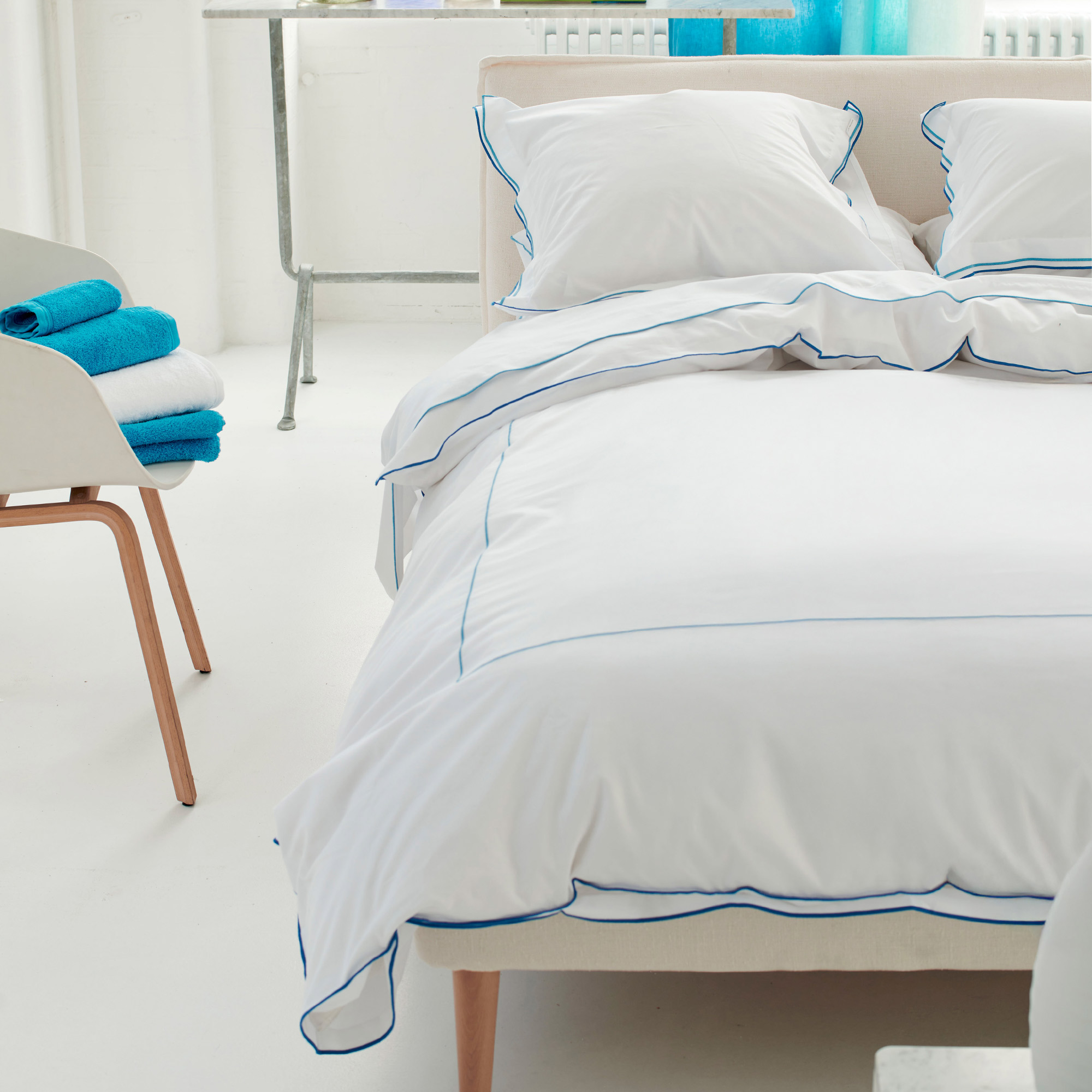 Designers Guild Bed Linen Set in Cobalt Blue