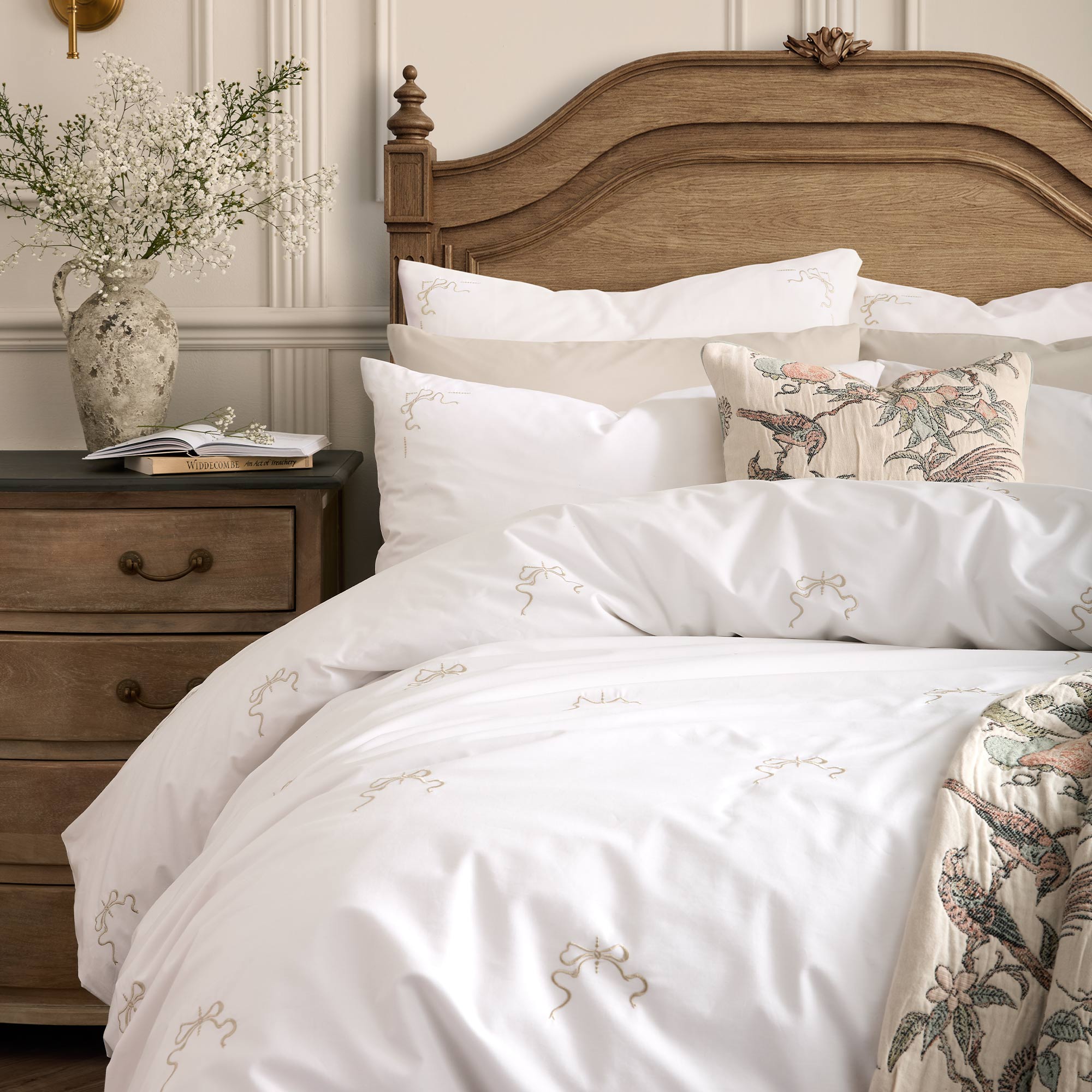 Bow Embroidery Bed Linen Set