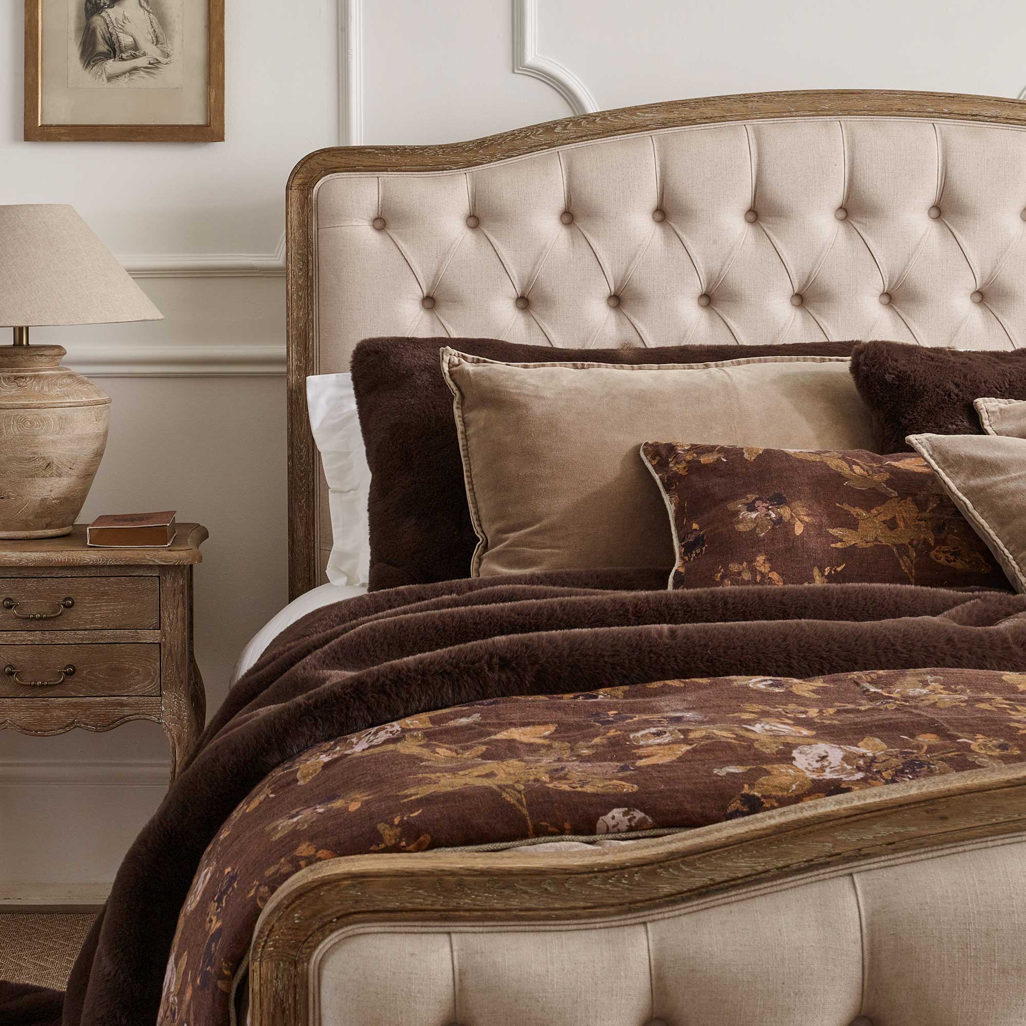 Velvet Cushion in Oatmeal