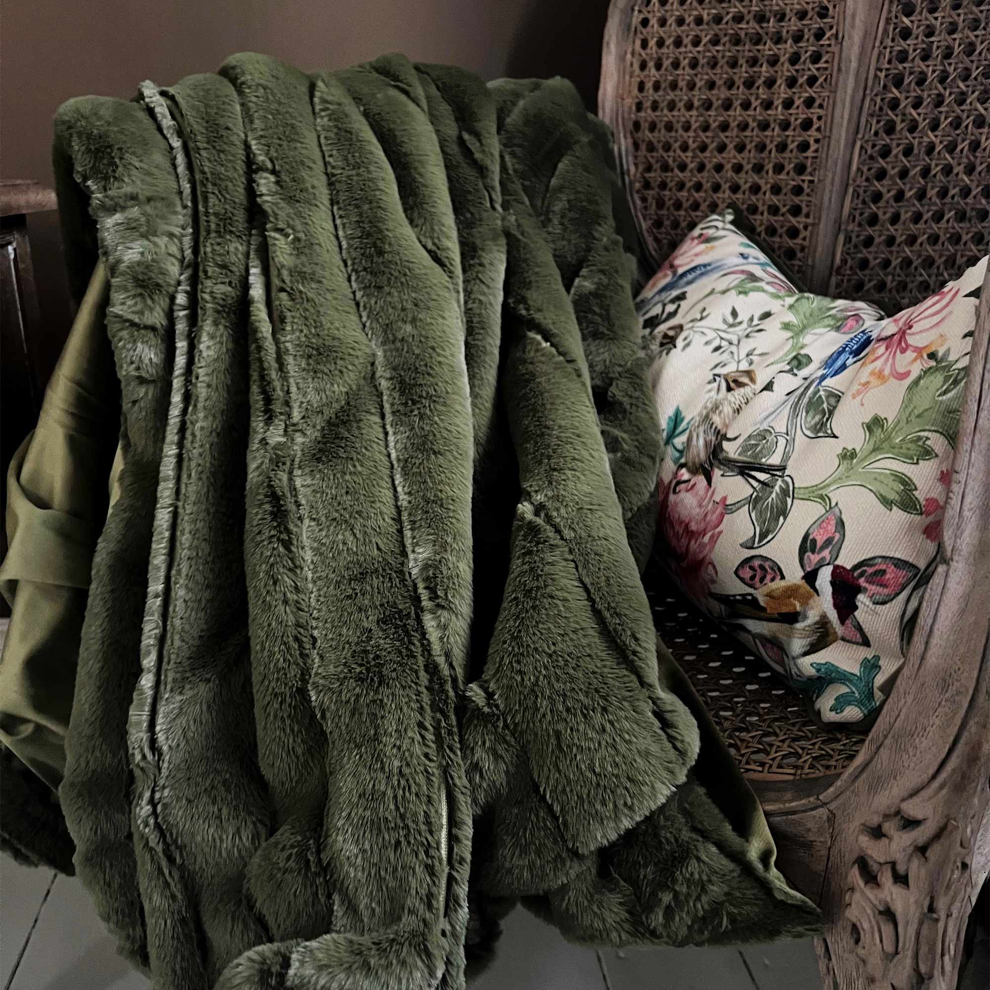 Deep Green Faux Fur Throw