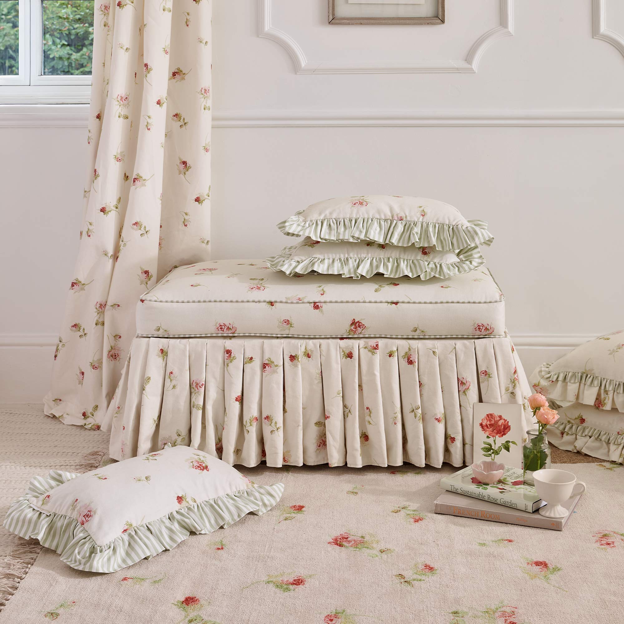 Nostalgic Rose Ruffle Love Seat