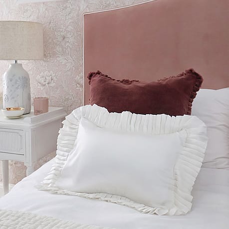 Pair of Silk Pleat Bedroom Cushion Covers Pair of Silk Pleat Bedroom Cushion Covers