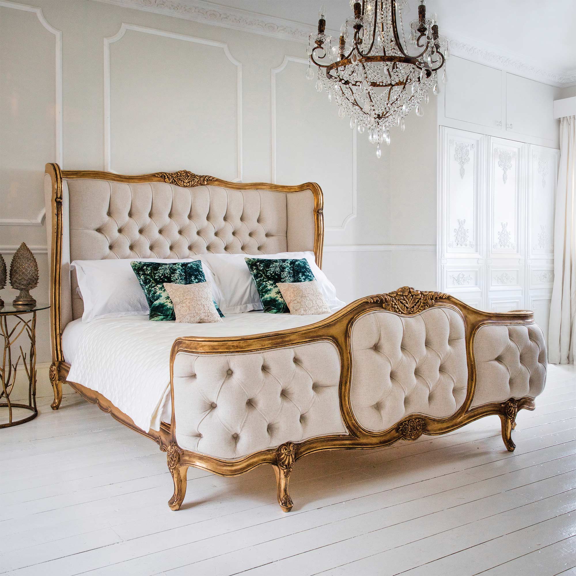 Palais de Versailles Linen Upholstered Bed