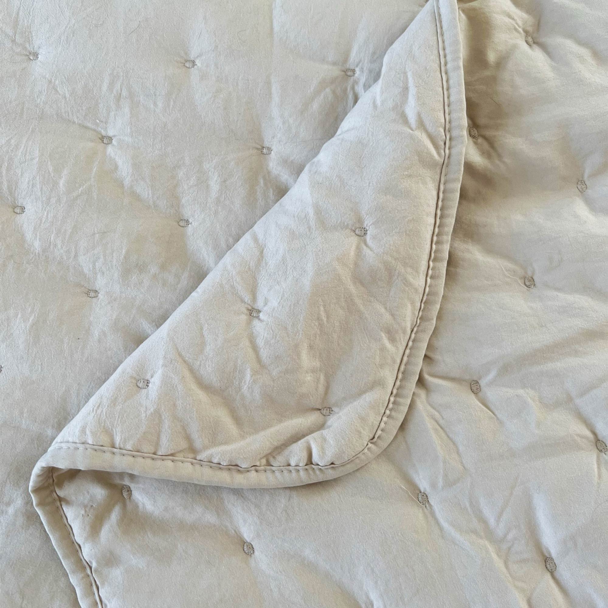 Peachskin Quilted Bedspread in Oatmeal
