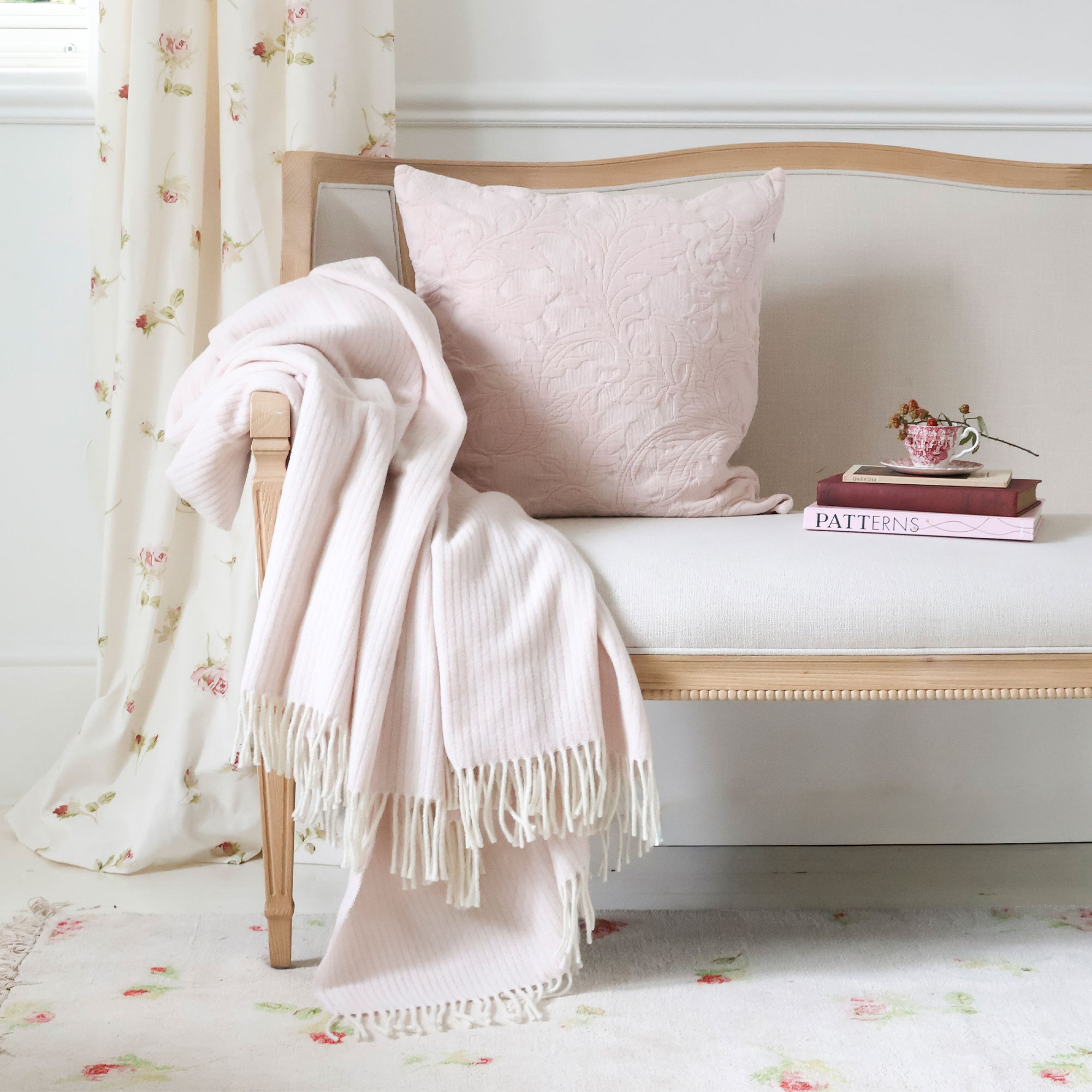 Cashmere Throw in Petal