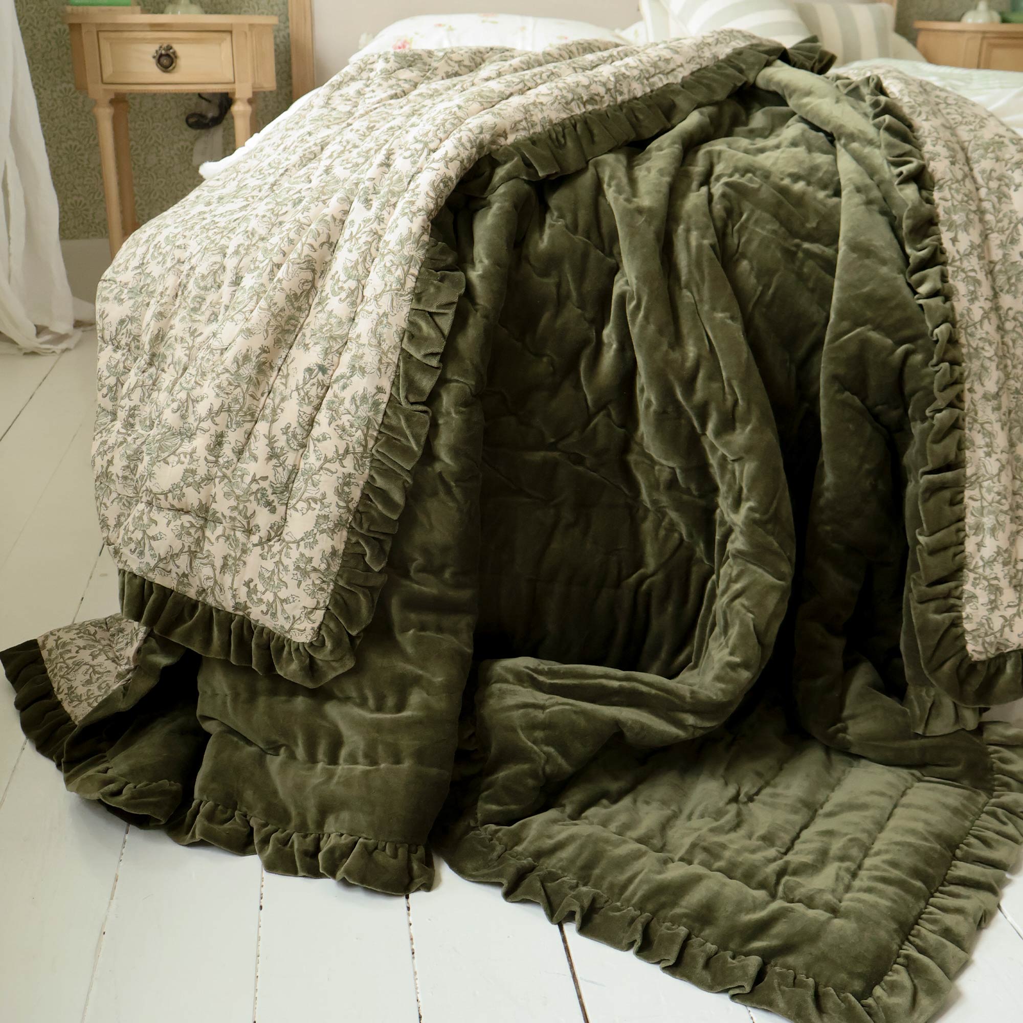 Immortal Love Green Velvet Ruffle Bedspread