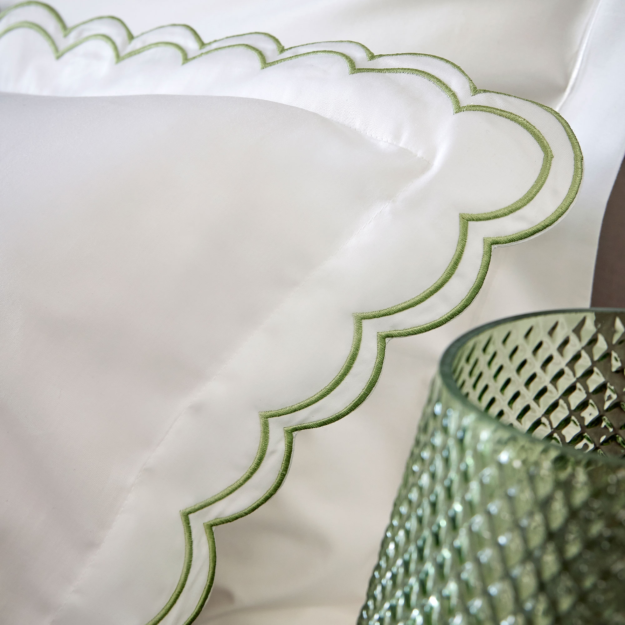 Scallop Edge Bed Linen Set in Matcha Green