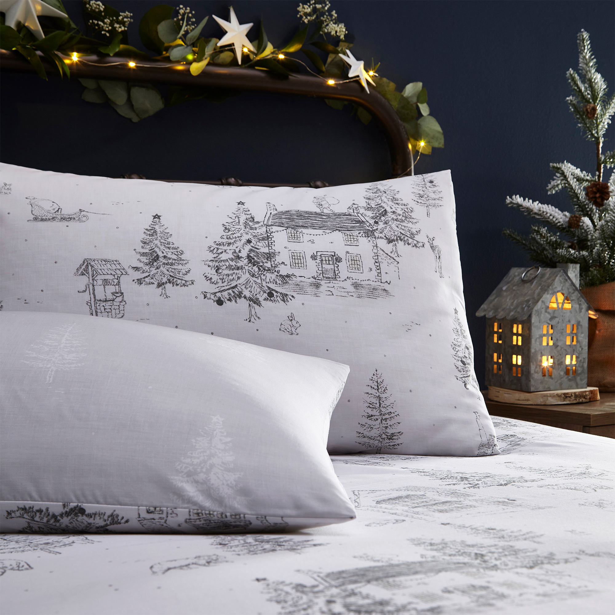 Reversible Festive Bed Linen Set