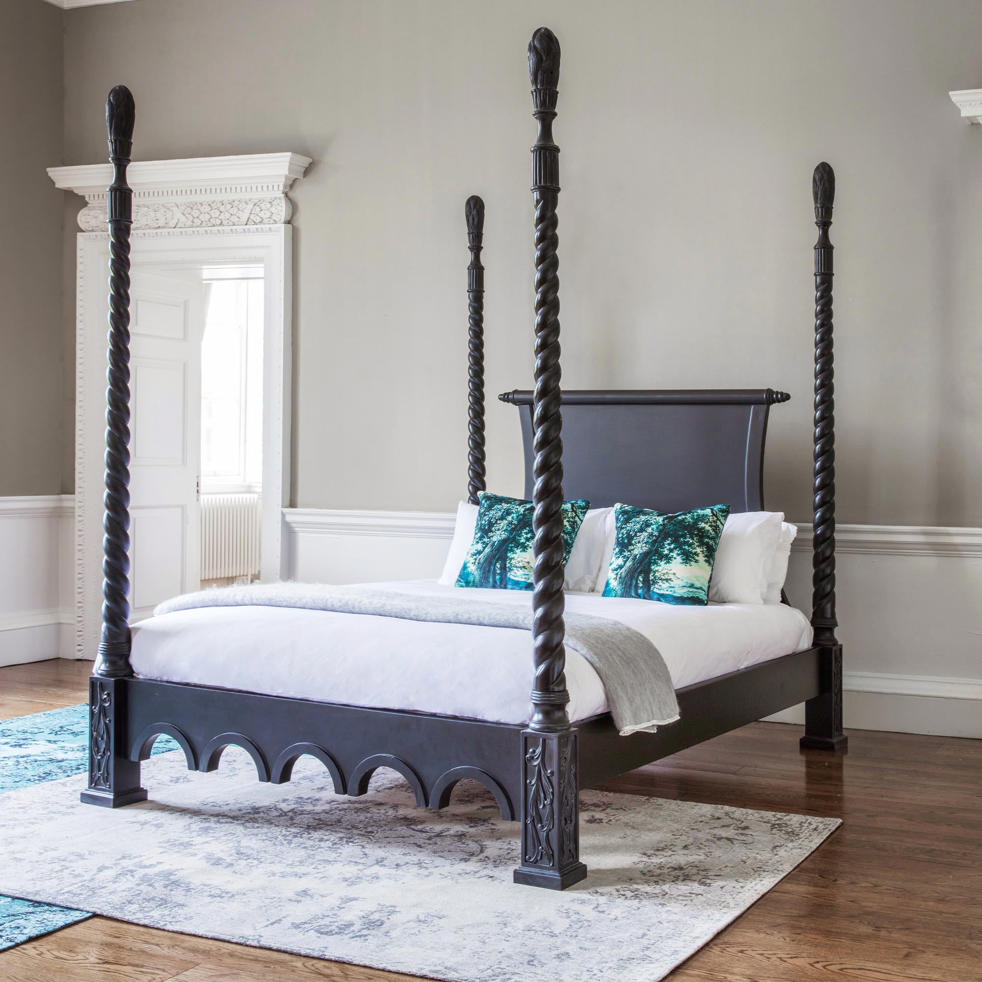 Sassy Boo Majestic Luxury Four Poster Black Bed
