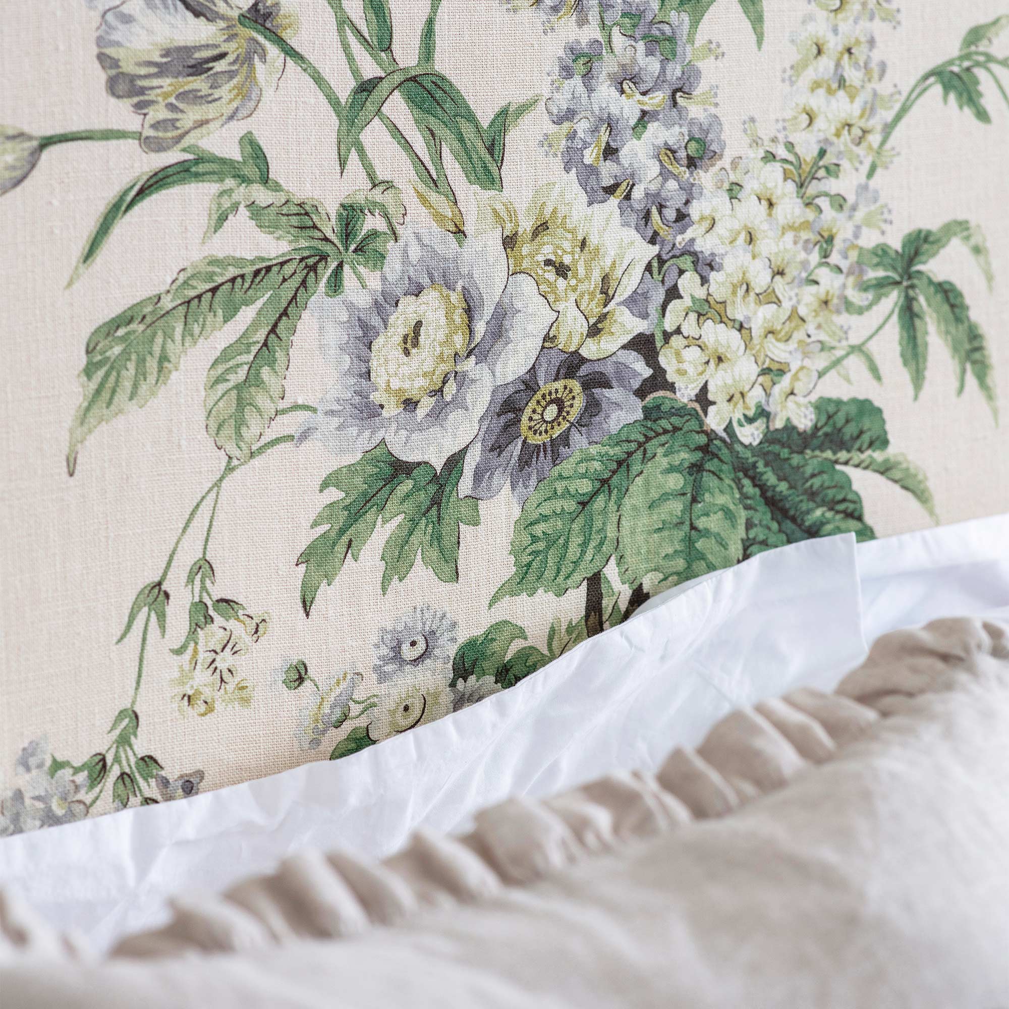 Tournier Garden Upholstered Bed (King Size Bed)