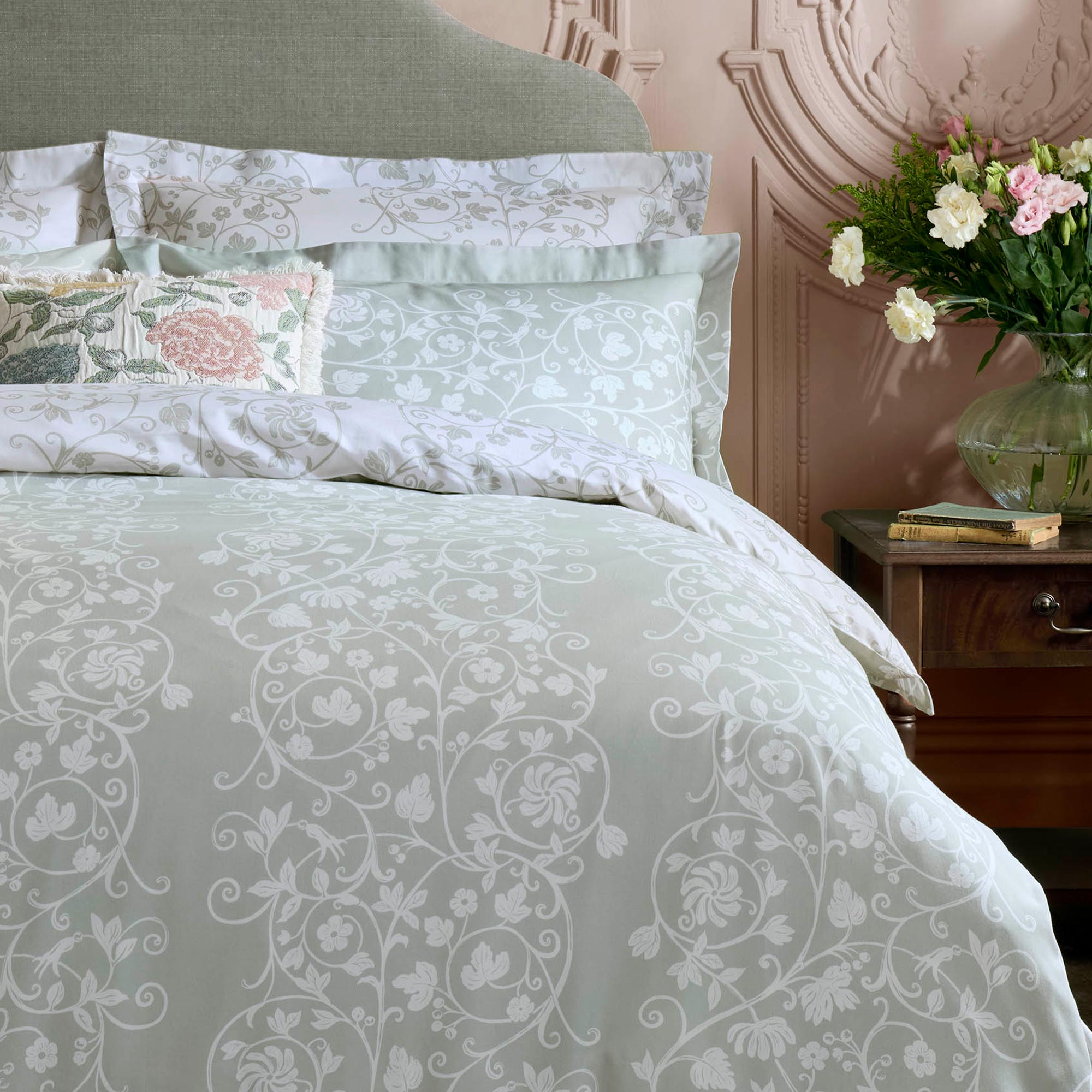 Tudor Trail Sage Bed Linen Set