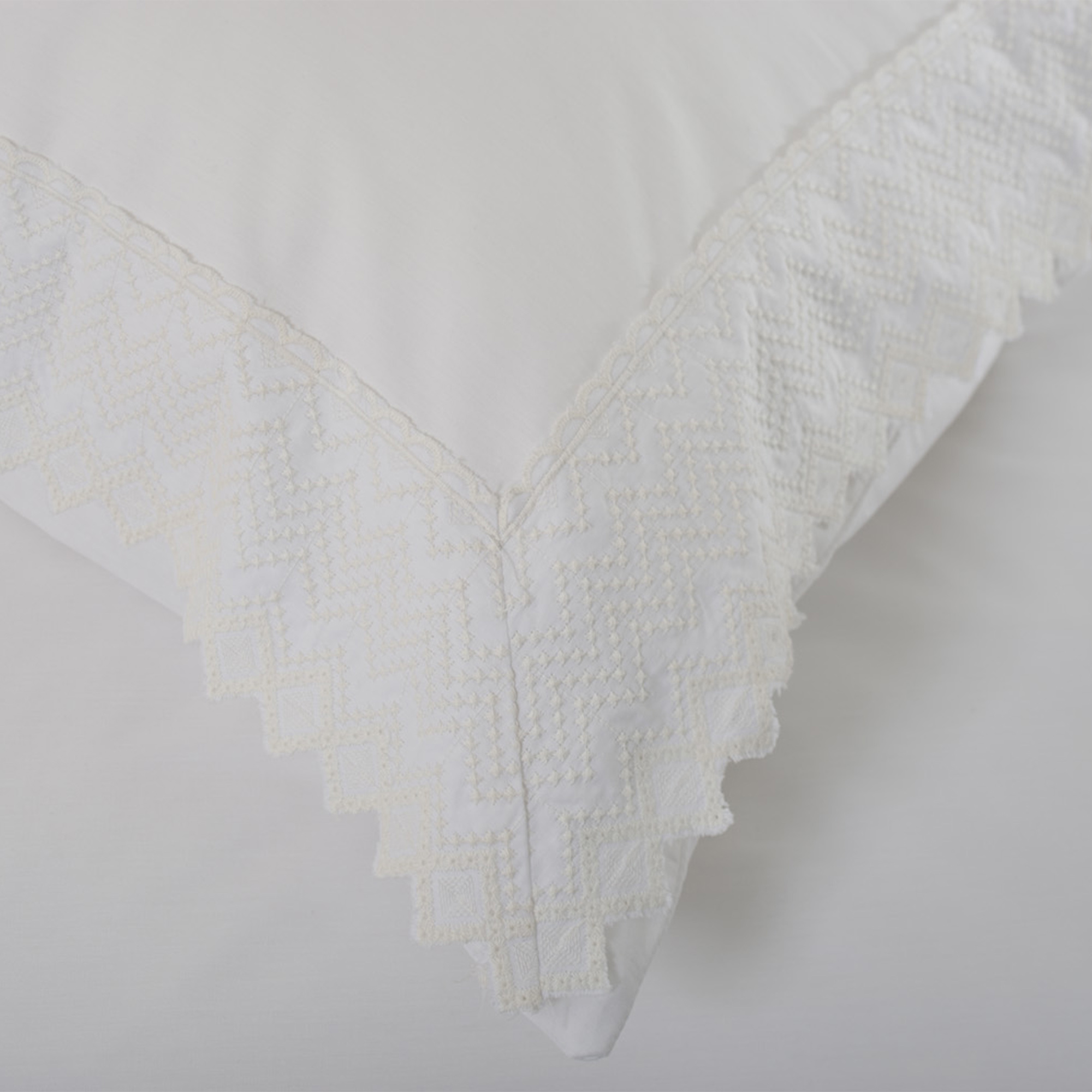 French Knot Bed Linen Set