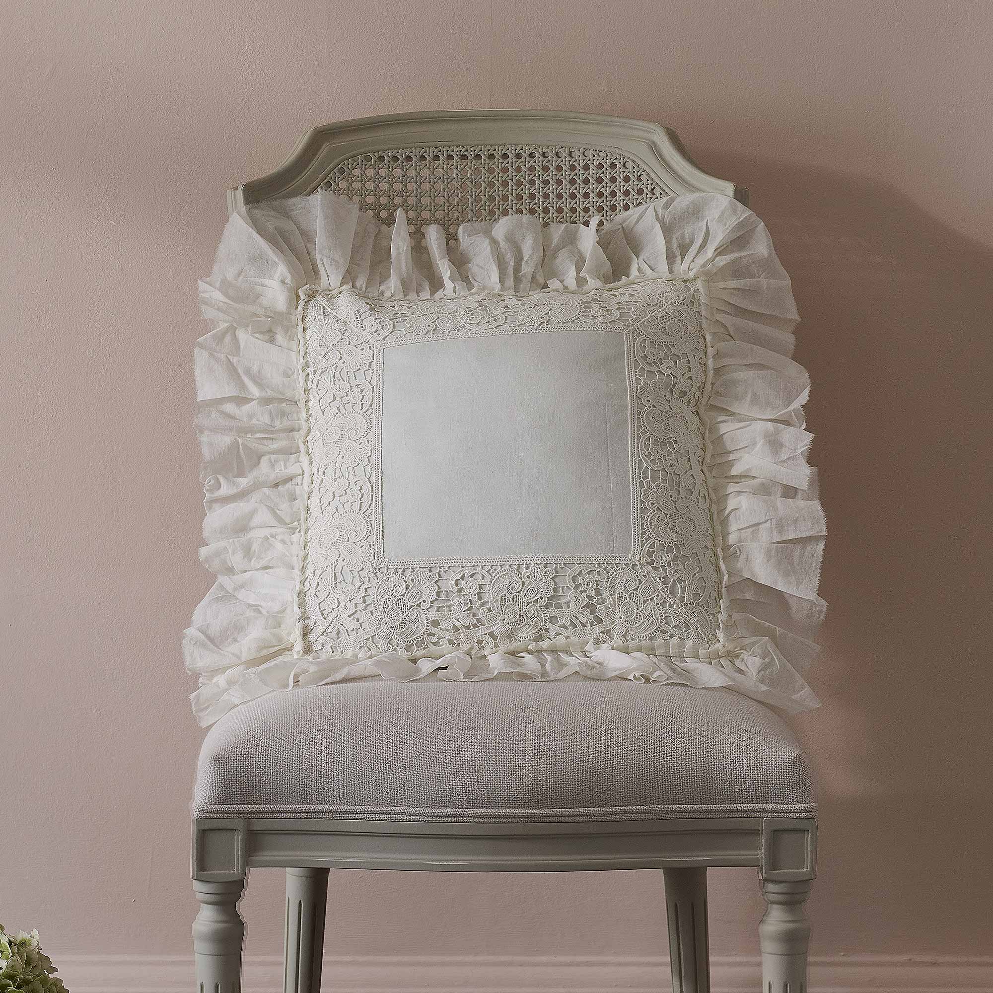 Lace Cushion With Ruffled Edge