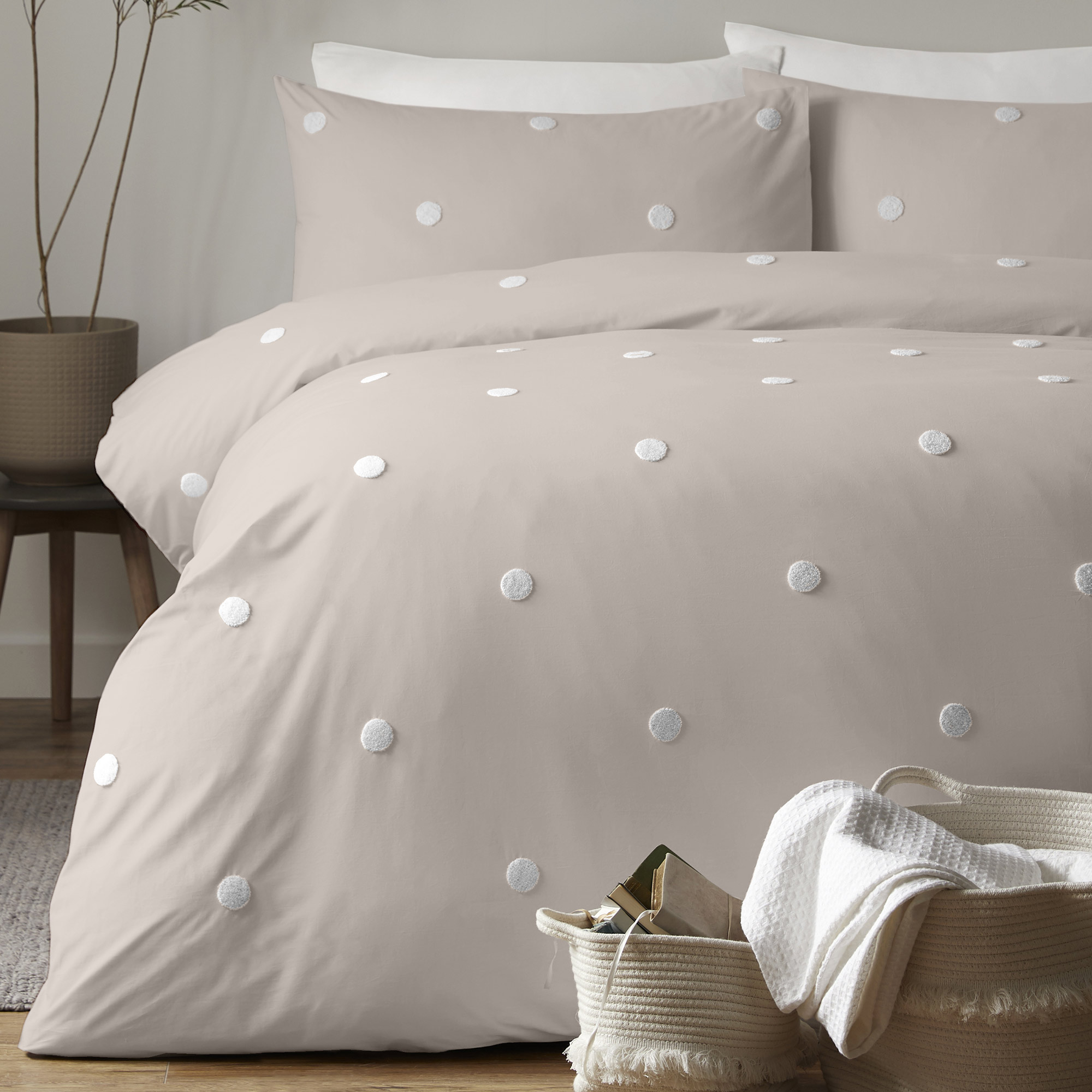 Oatmeal Bed Linen Set with Textured Spot Detailing in White 
