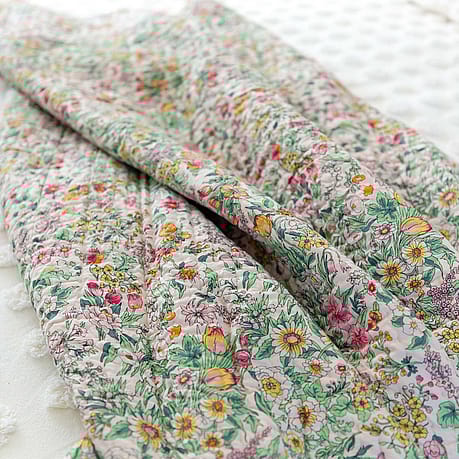Floral Bedspread with a Natural Reverse Floral Bedspread with a Natural Reverse
