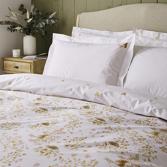 White Reversible Bedlinen Set with Hand Painted Autumnal Woodland Scene White Reversible Bedlinen Set with Hand Painted Autumnal Woodland Scene